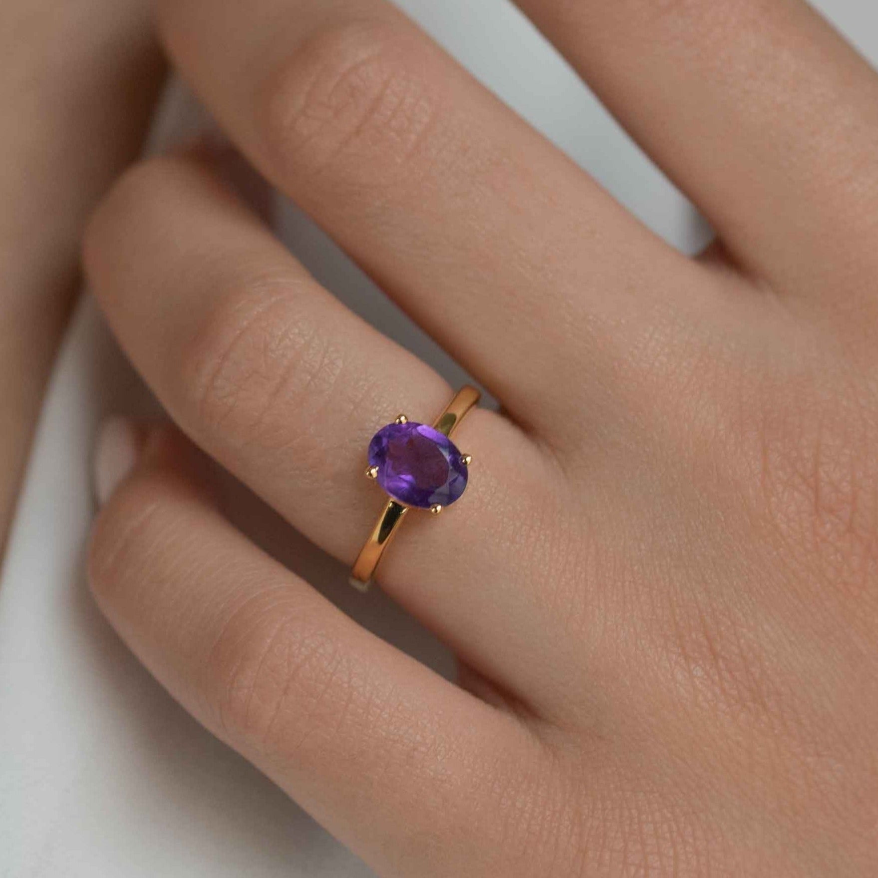 Signature Oval Dark Amethyst Ring Gold