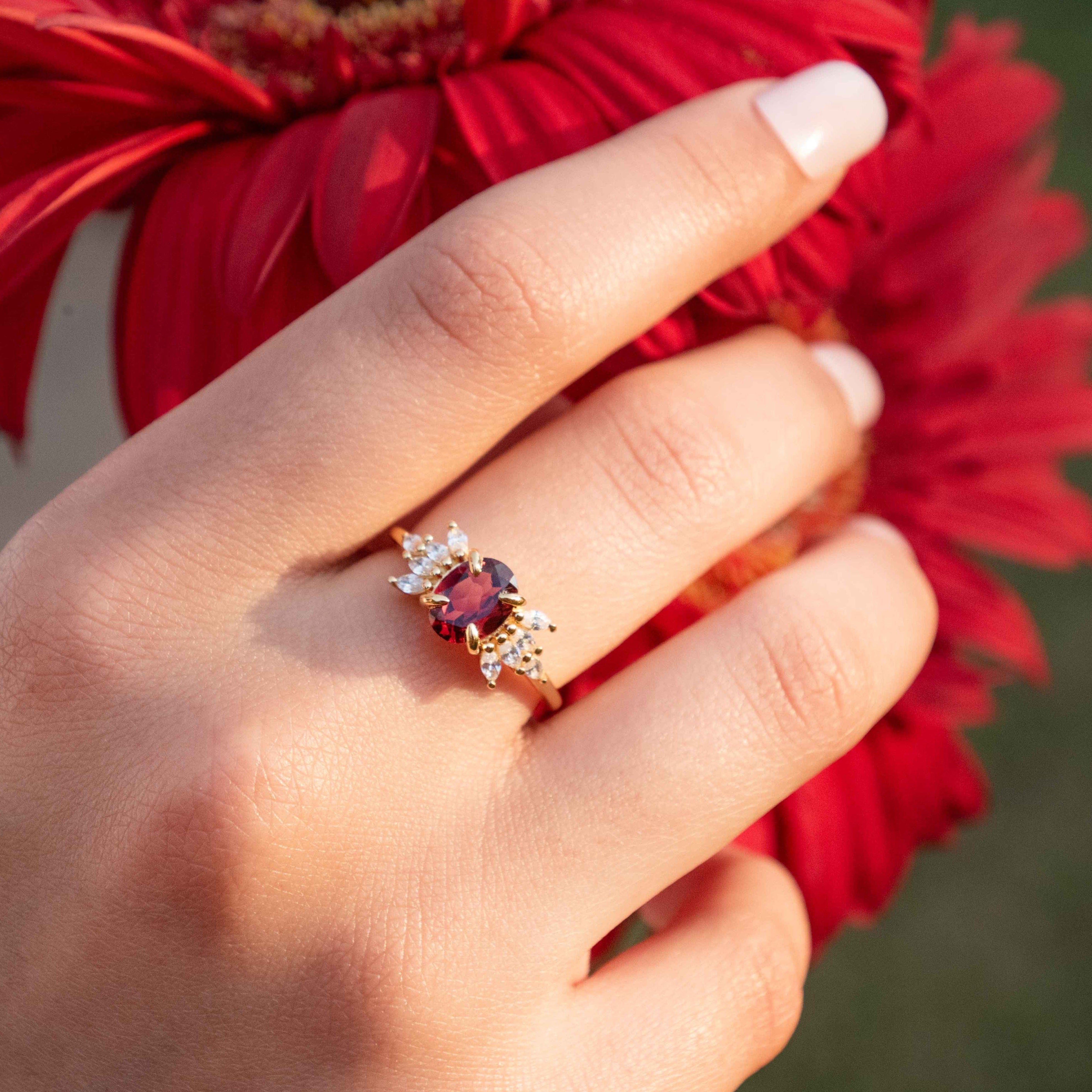 Dahlia Gold Garnet Ring Veatge