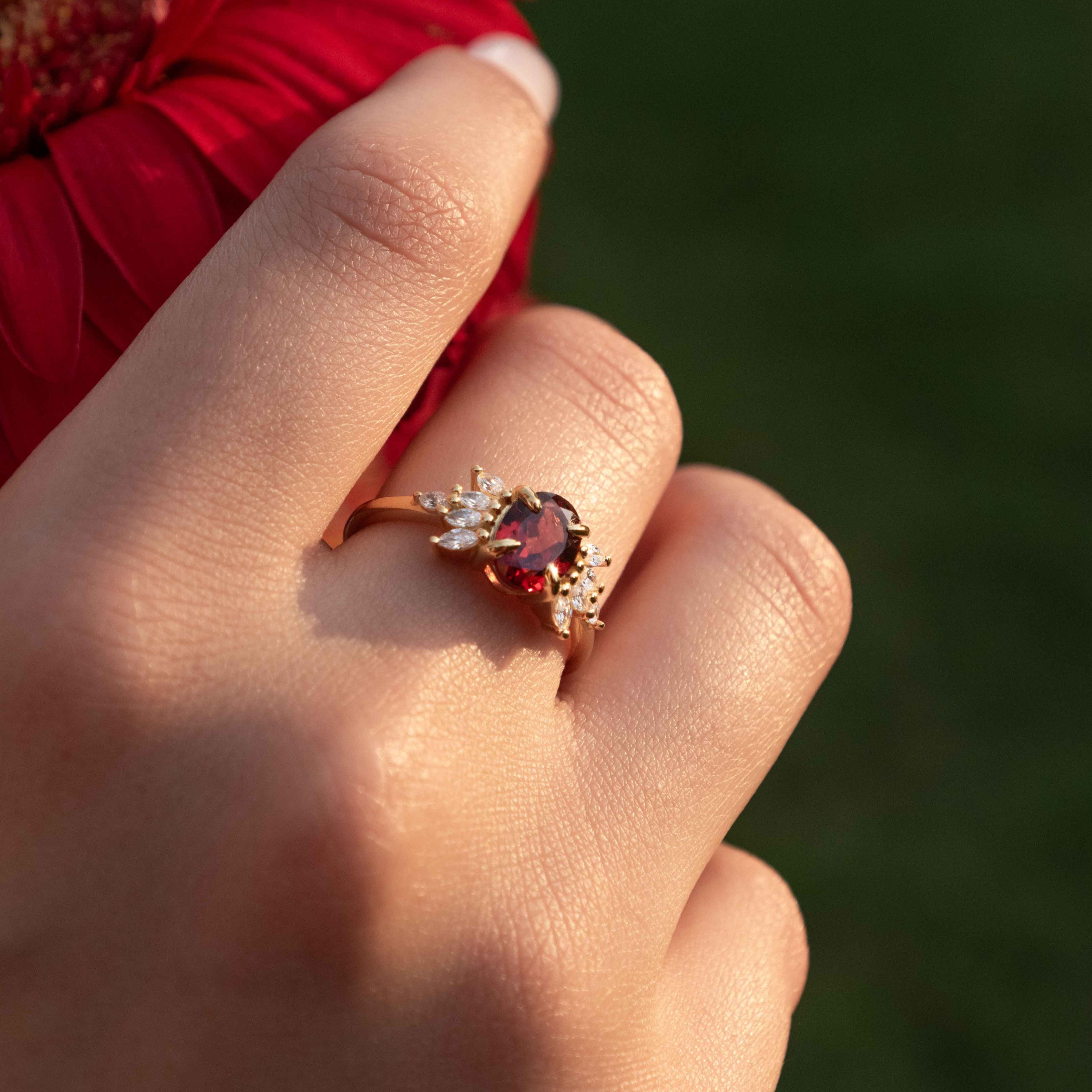 Dahlia Gold Garnet Ring Veatge
