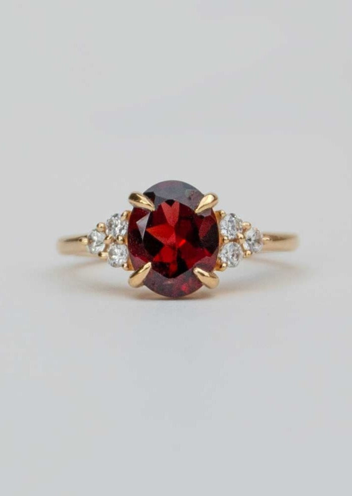 Gold Garnet Ring Veatge