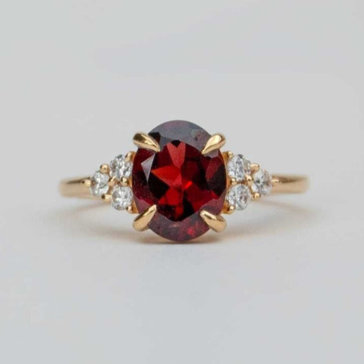 Gold Garnet Ring Veatge