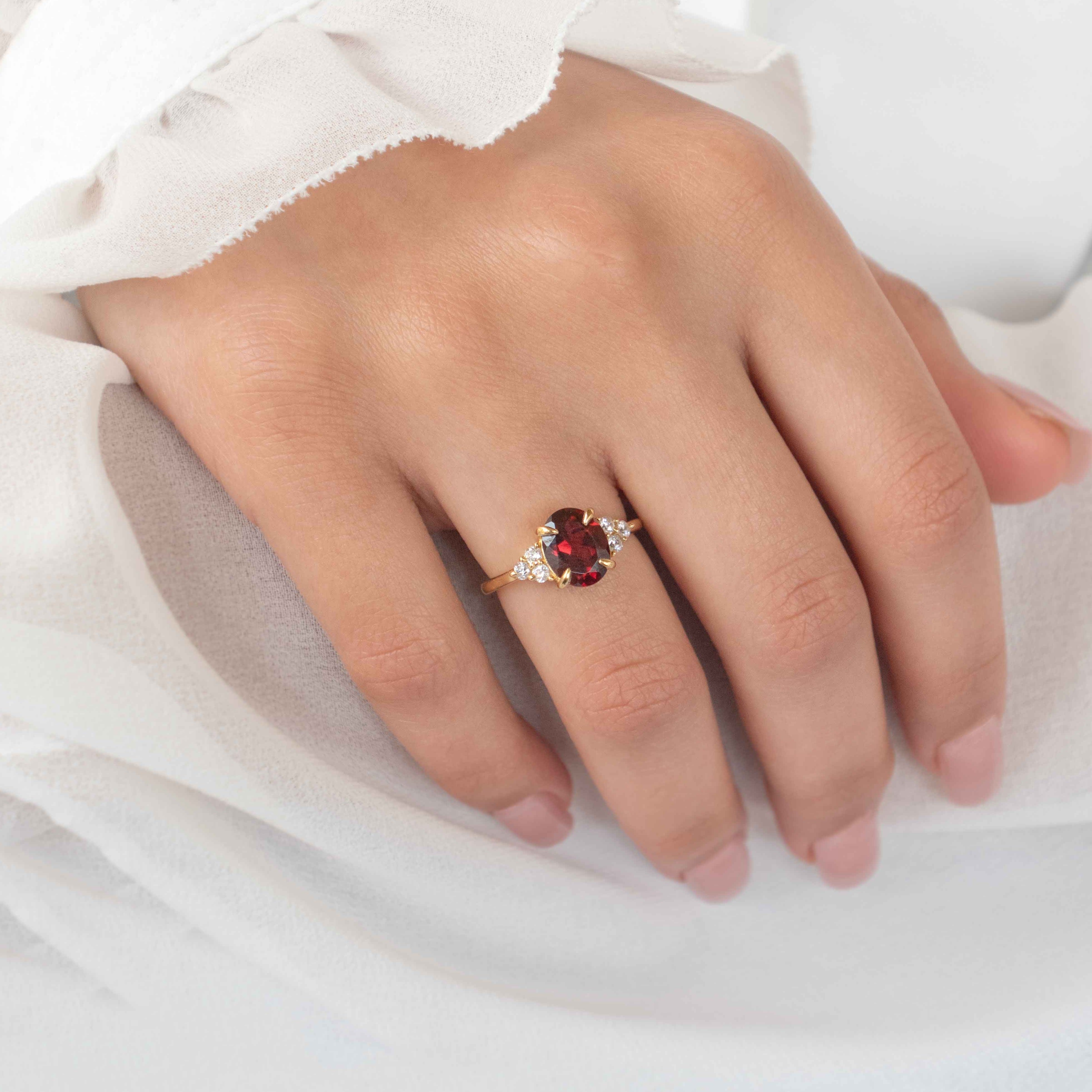 Gold Garnet Ring Veatge