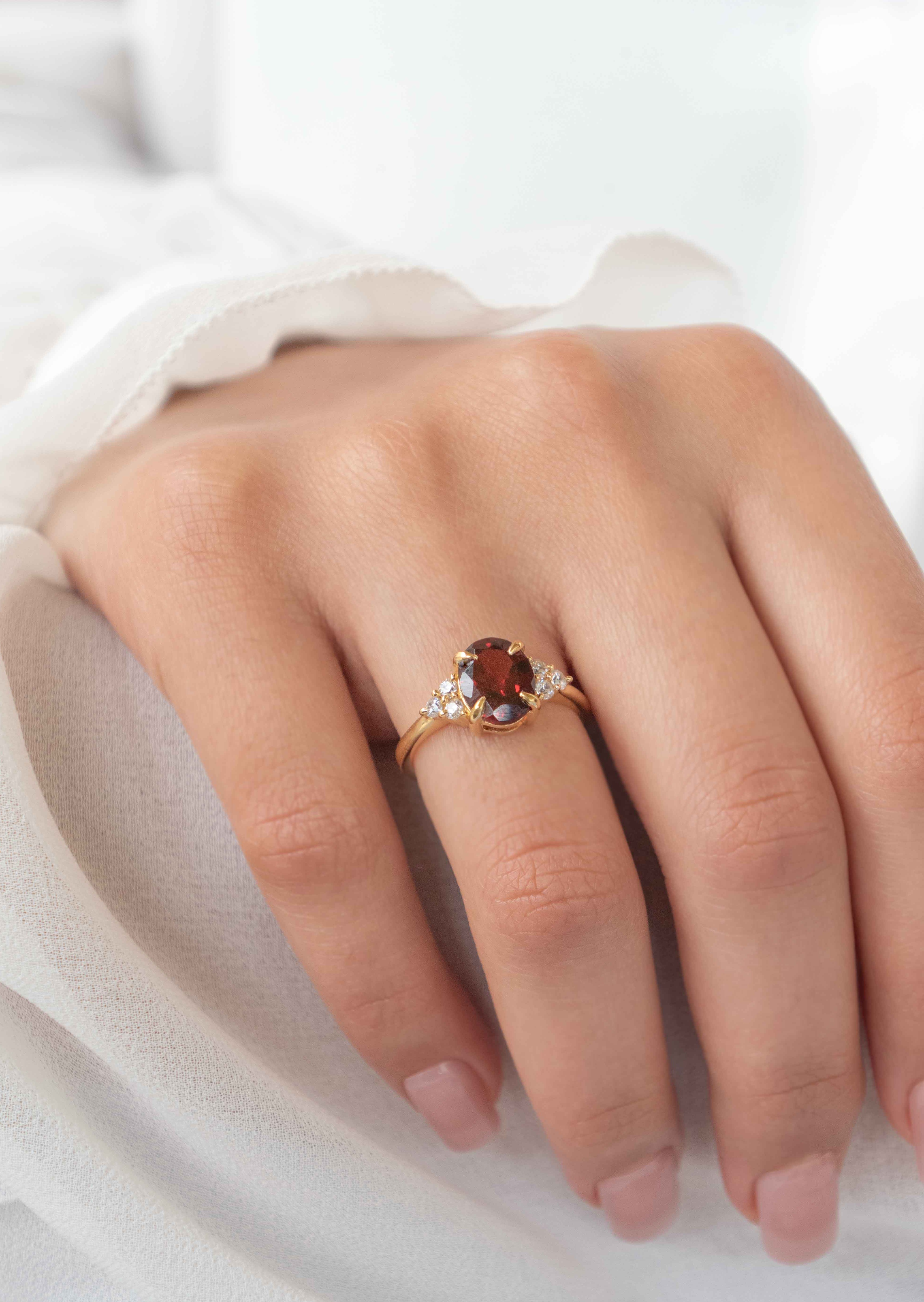 Gold Garnet Ring Veatge