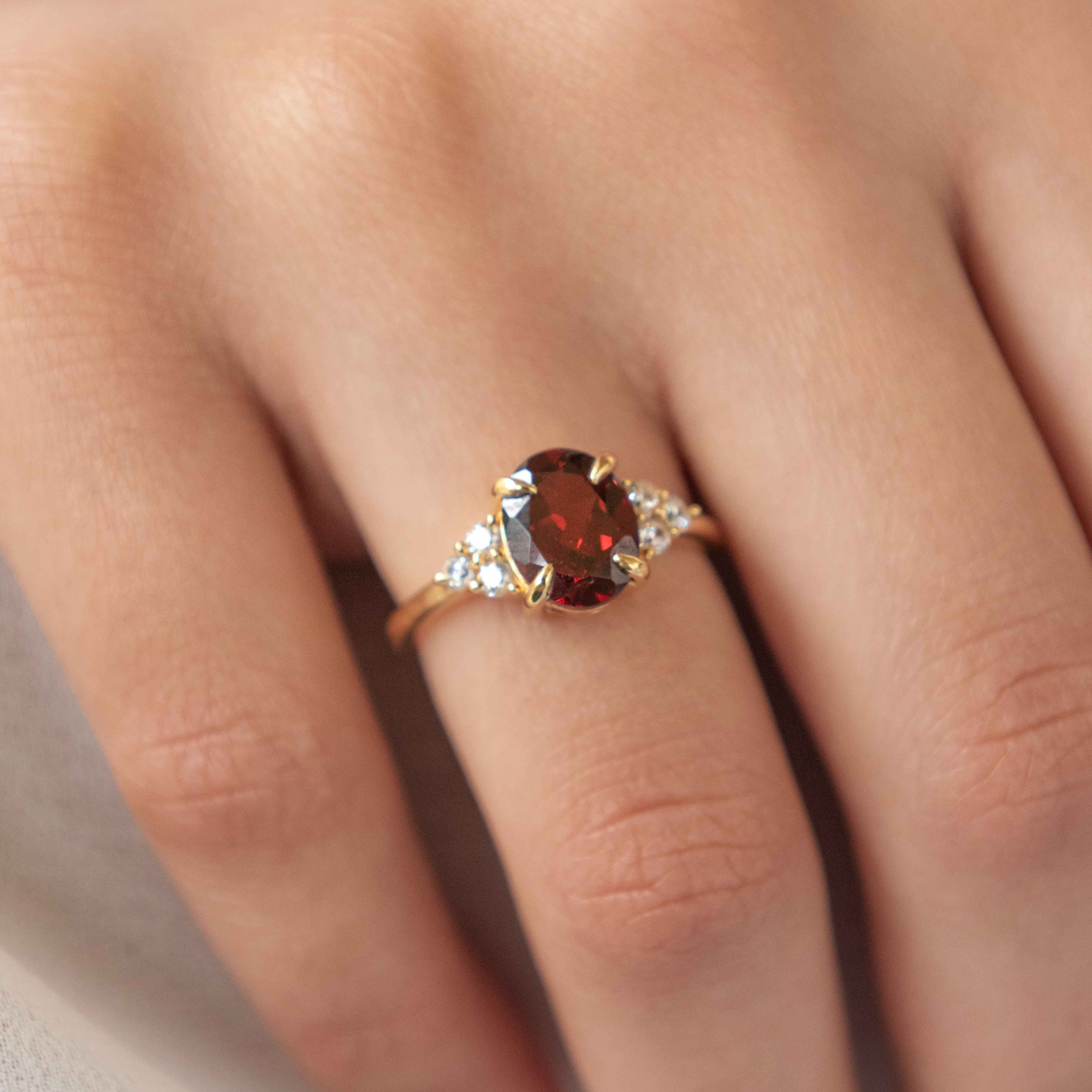 Gold Garnet Ring Veatge