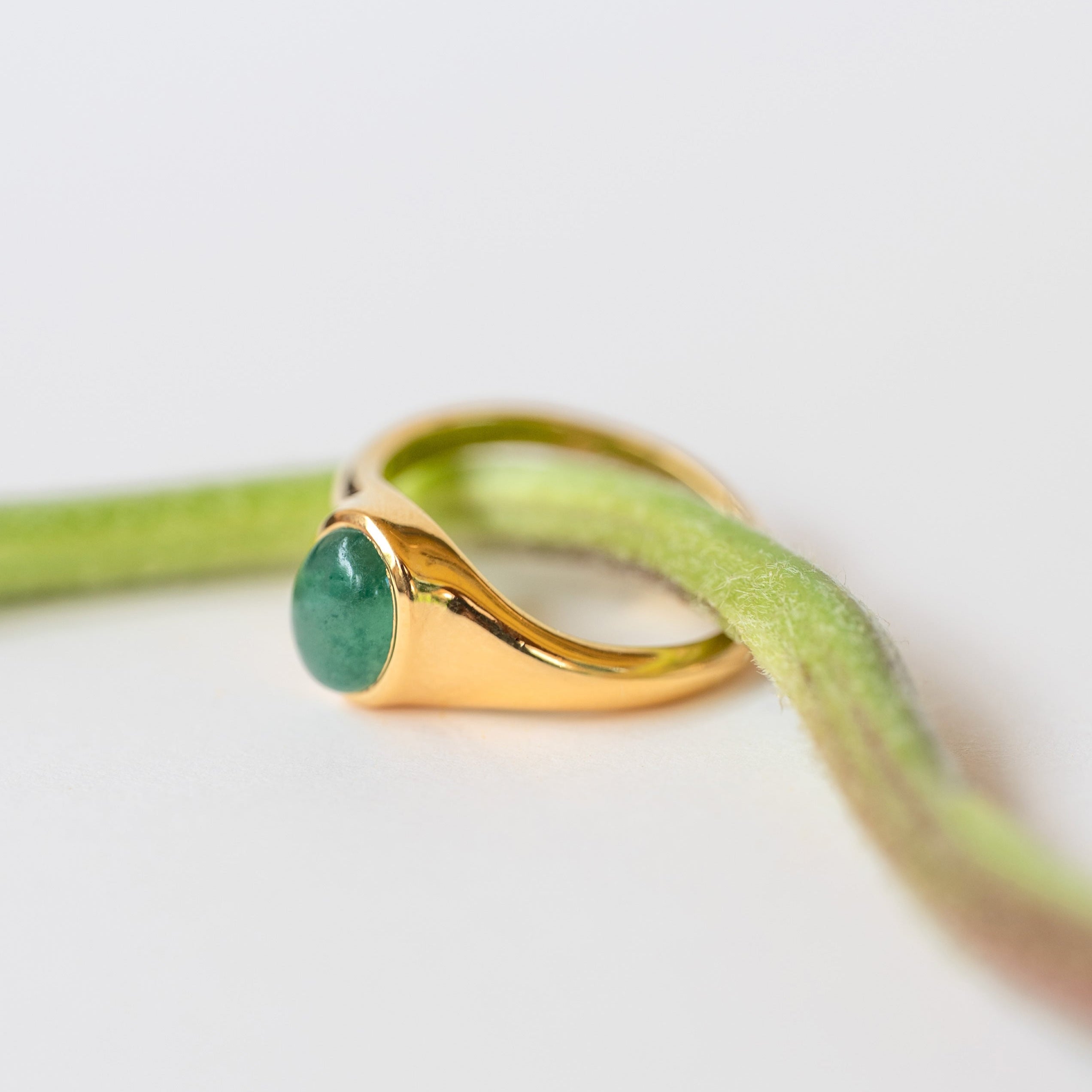 Signet Ring in Green Aventurine, Natural High Grade Aventurine Gemstone for Good Luck, Minimalist Pinky Ring Gold, Birthday Gift, Graduation Gifts, Best Friend Pinky Rings, Unisex Ring, Gift for Men, Gift for Women