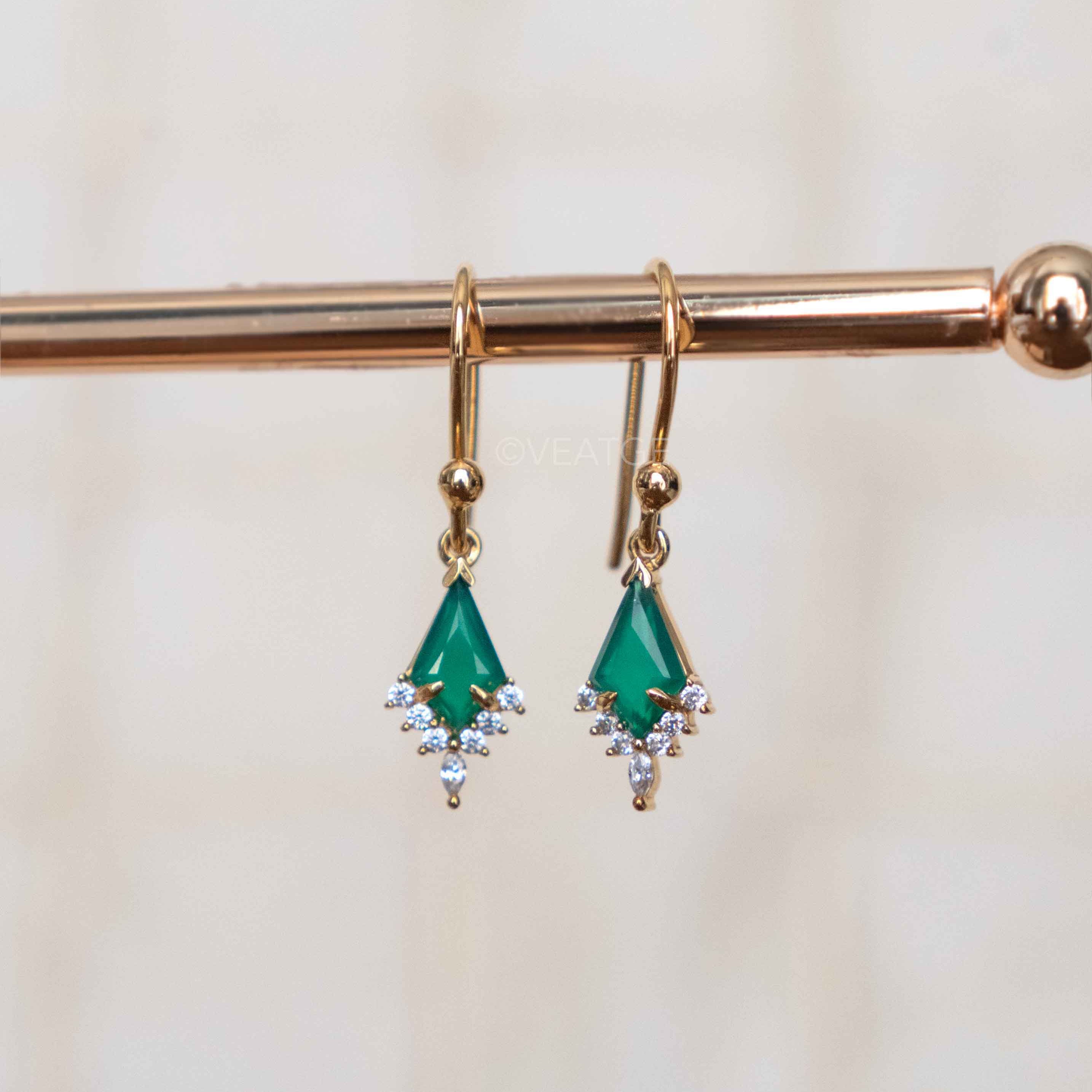Kite Green Onyx Necklace and Earrings Gift Set