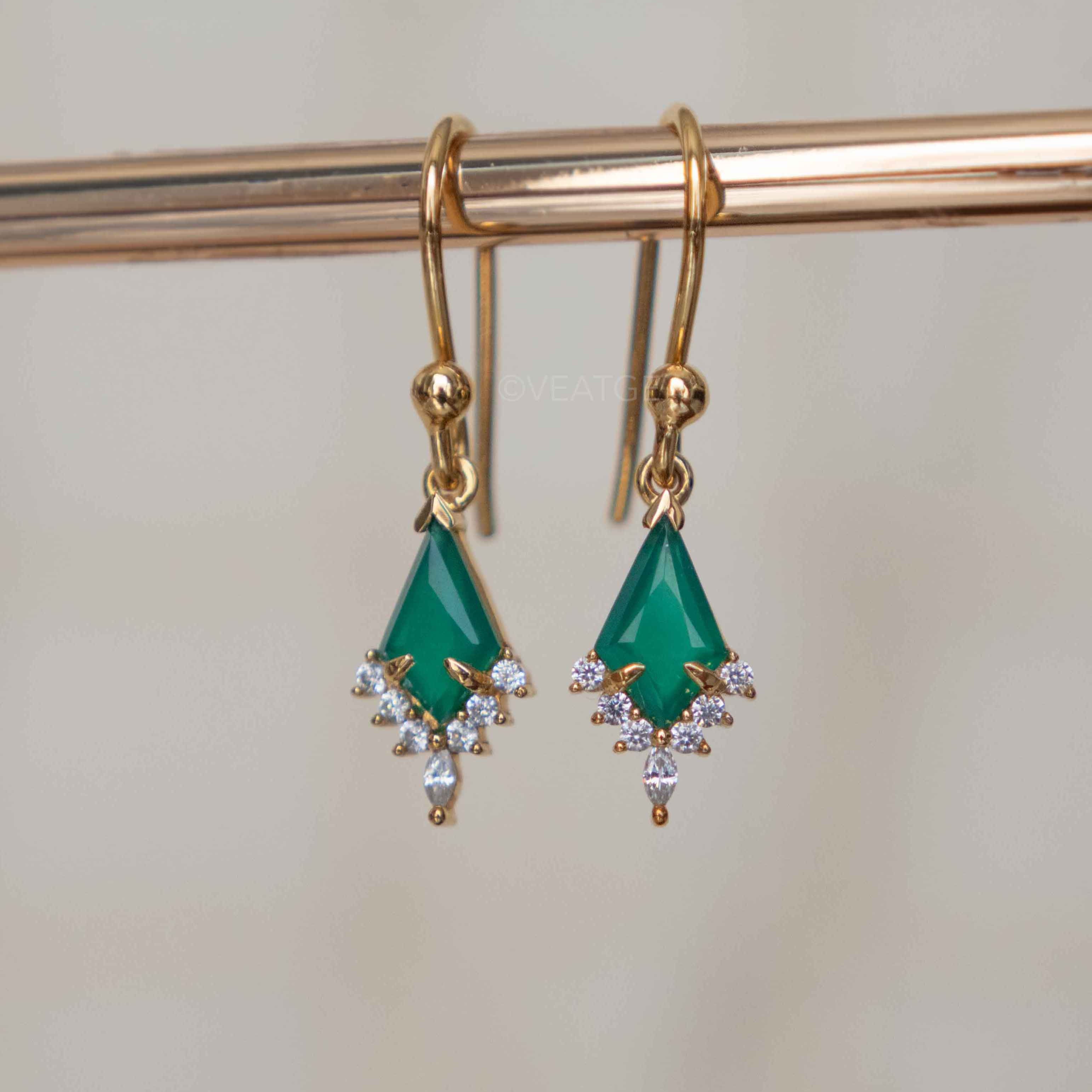 Kite Green Onyx Necklace and Earrings Gift Set