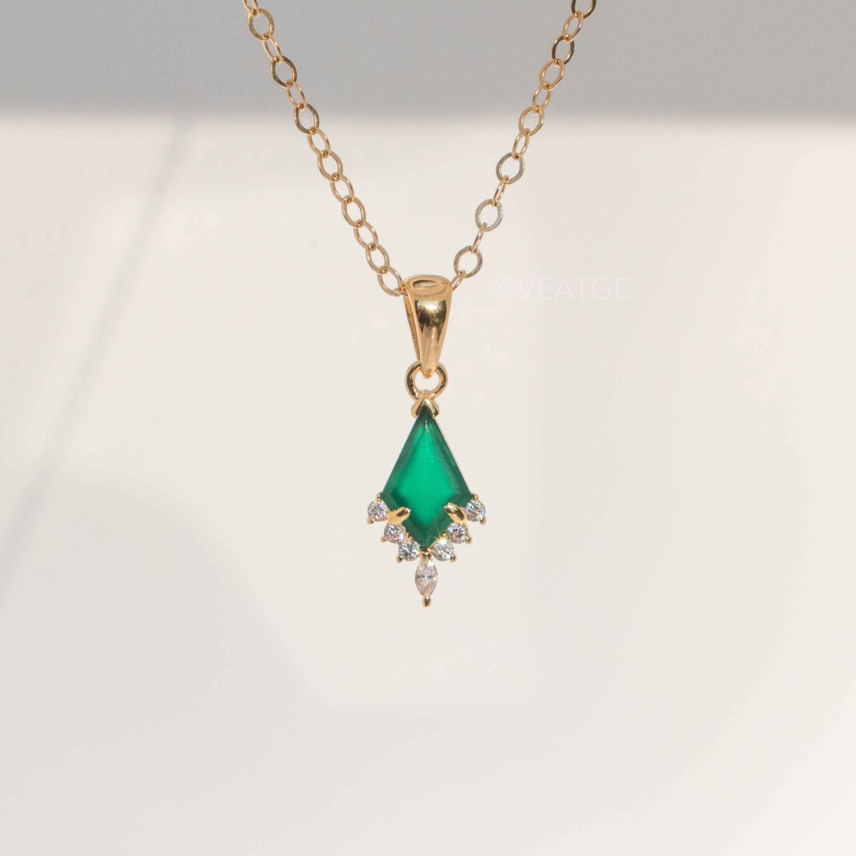 Unique Kite Necklace in 14k Gold Filled, Natural Gemstone, Emerald Green Color, Birthday Anniversary Christmas Gift Women, Handmade Jewelry