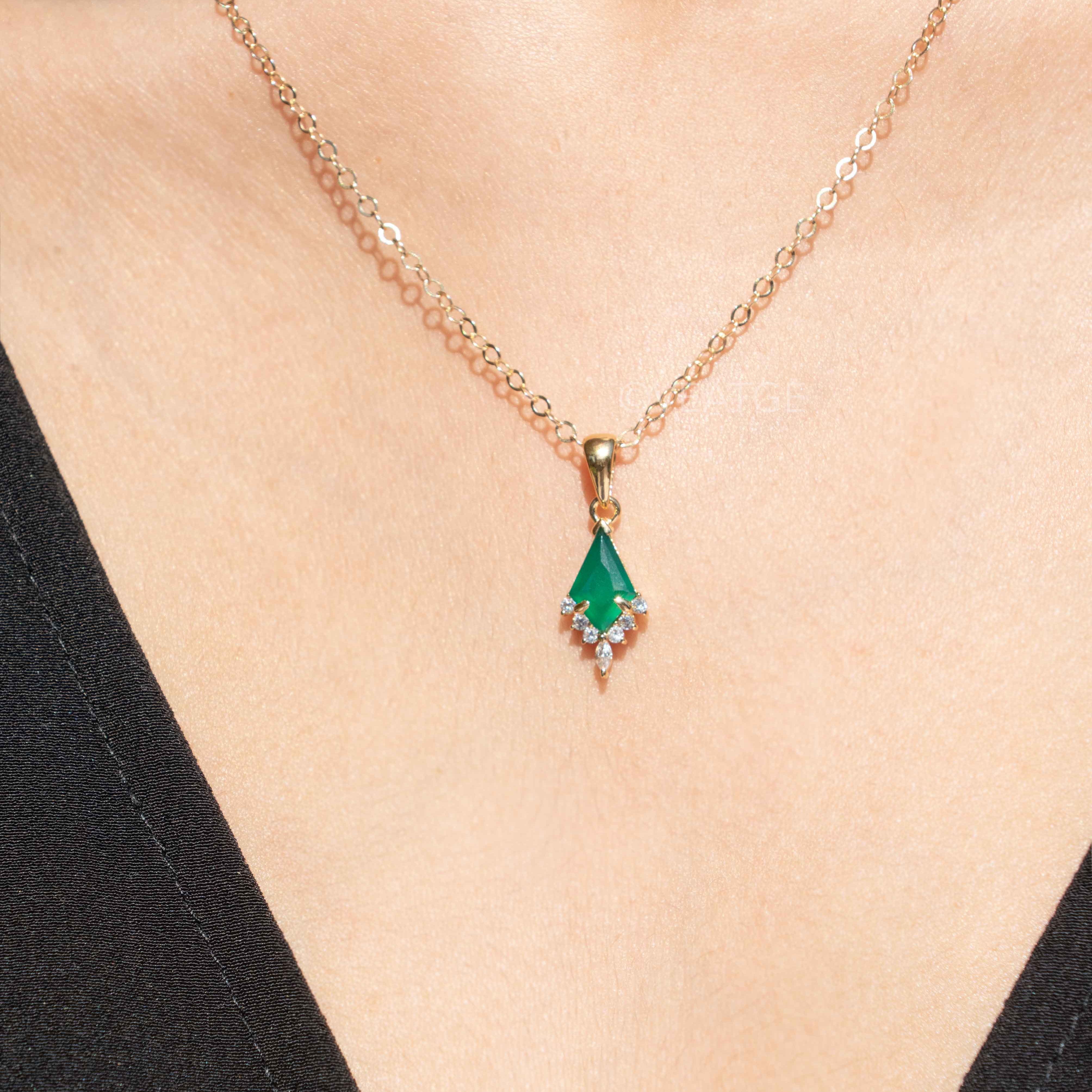 Kite Green Onyx Necklace and Earrings Gift Set