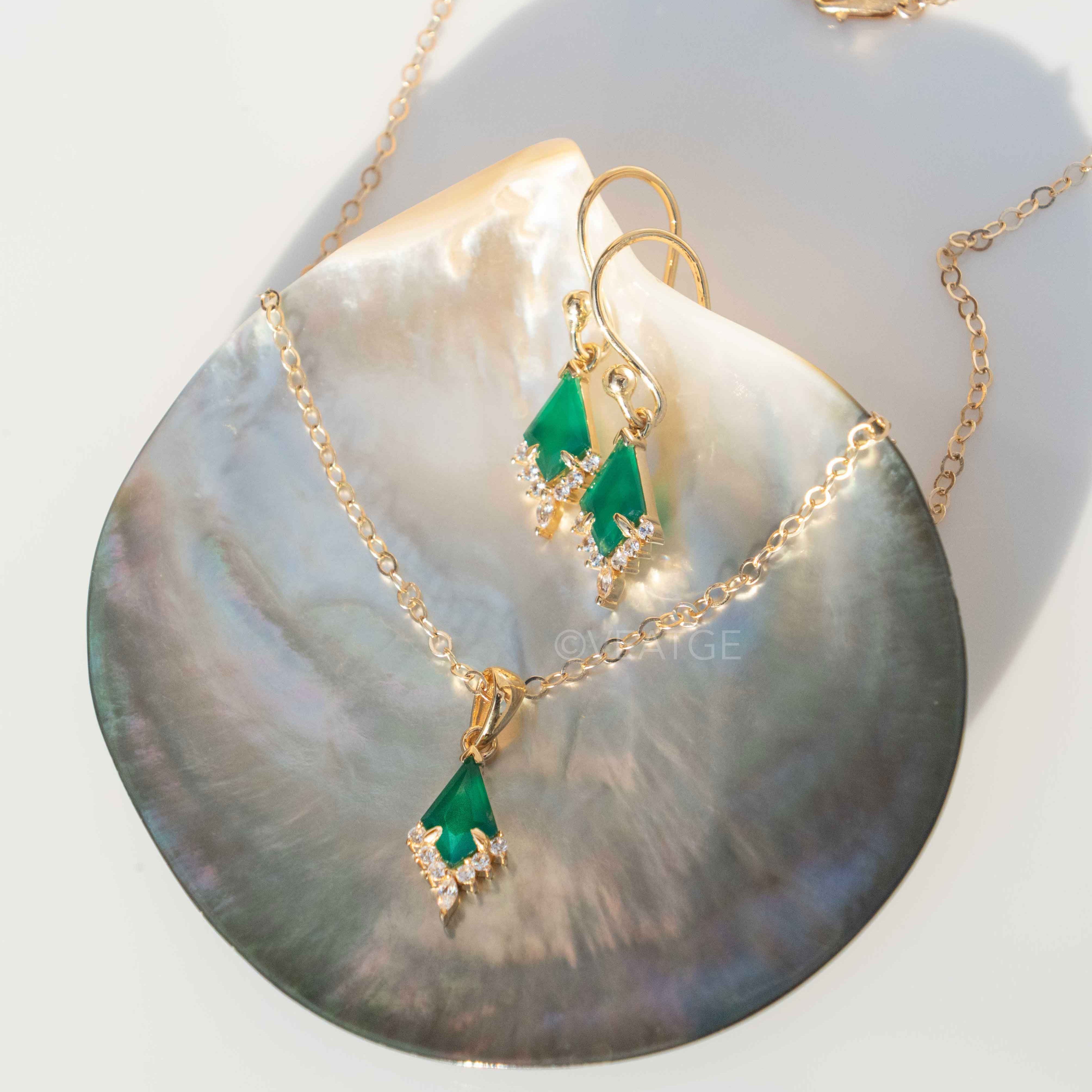 Kite Green Onyx Necklace and Earrings Gift Set
