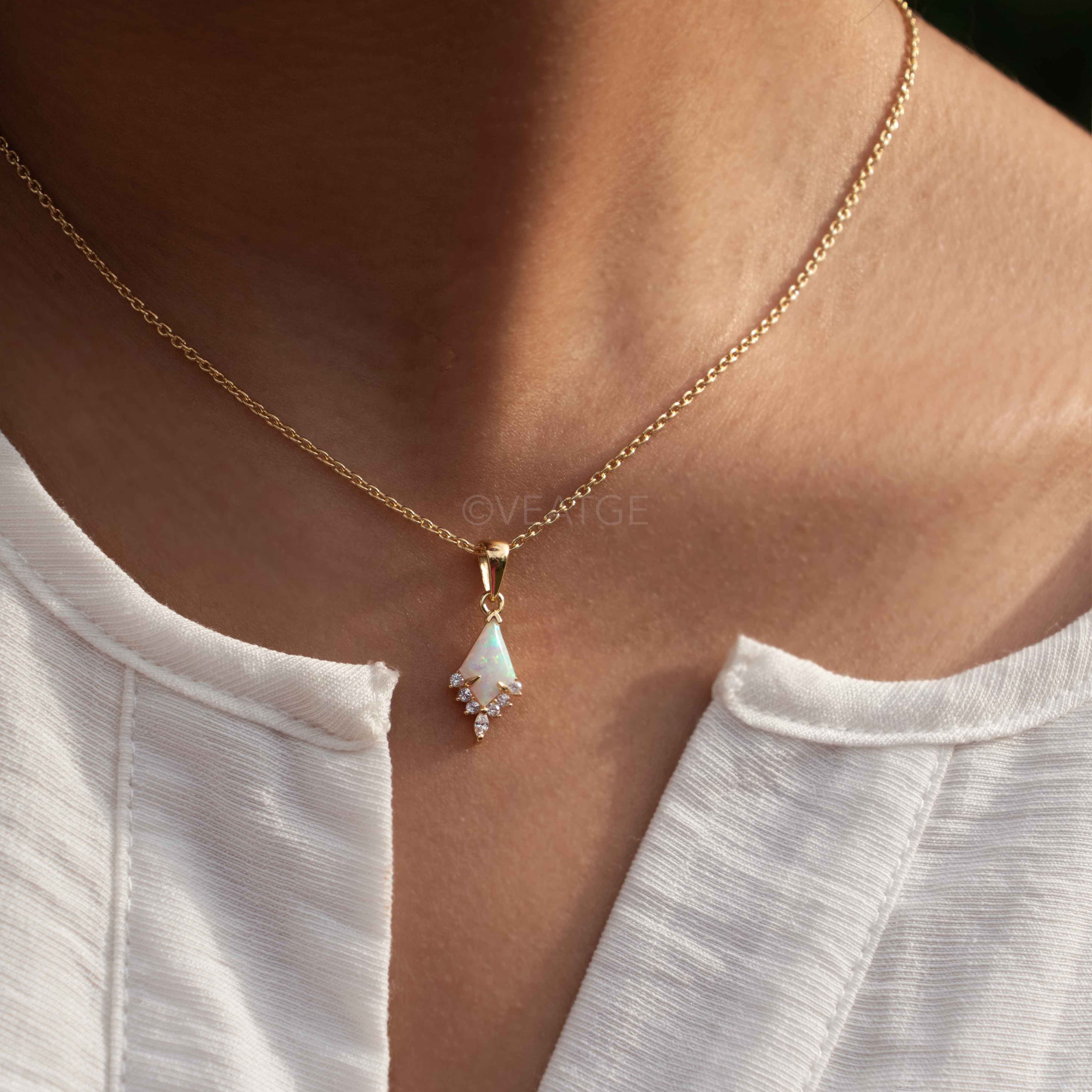 KITE OPAL NECKLACE GOLD VEATGE