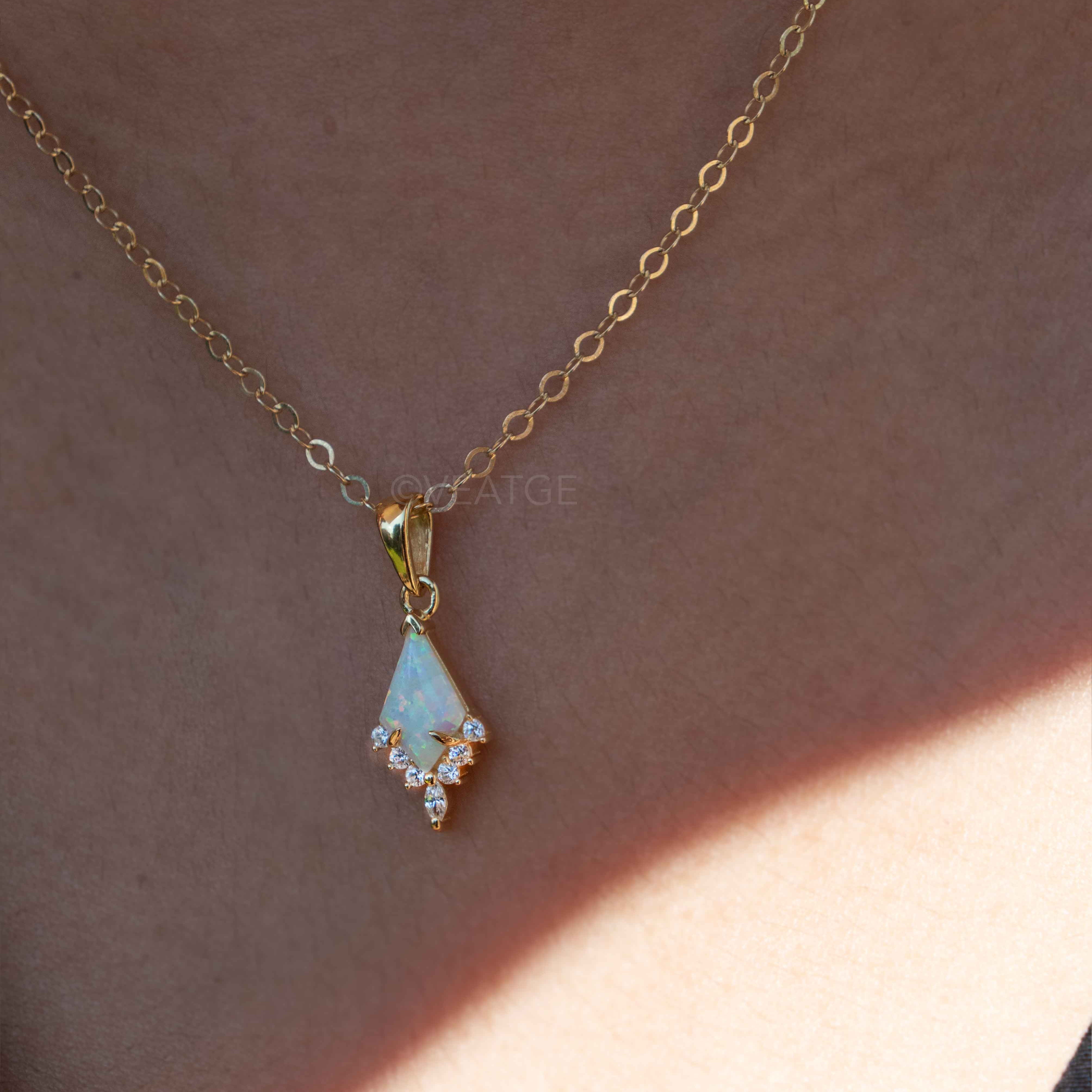 KITE OPAL NECKLACE GOLD VEATGE