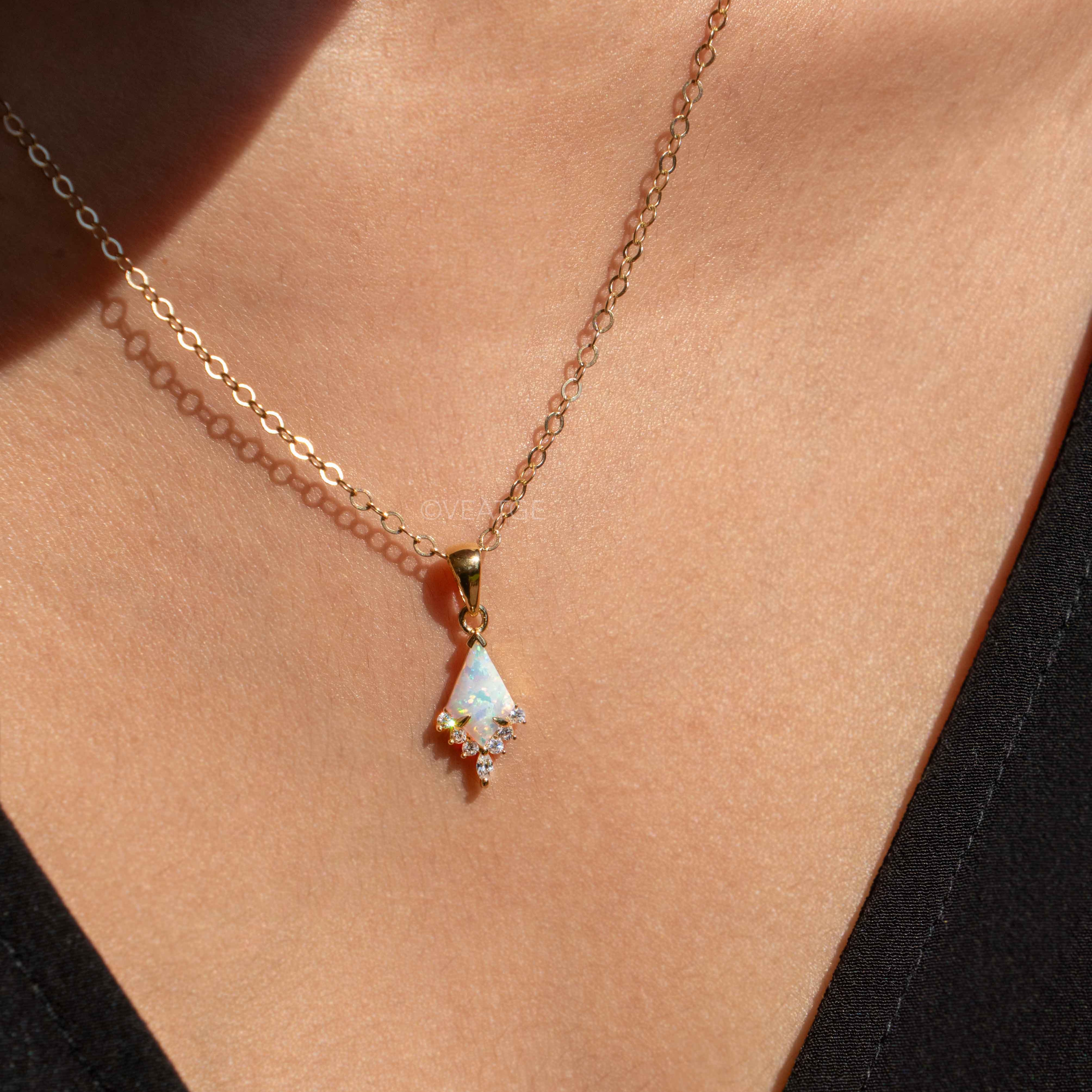 KITE OPAL NECKLACE GOLD VEATGE