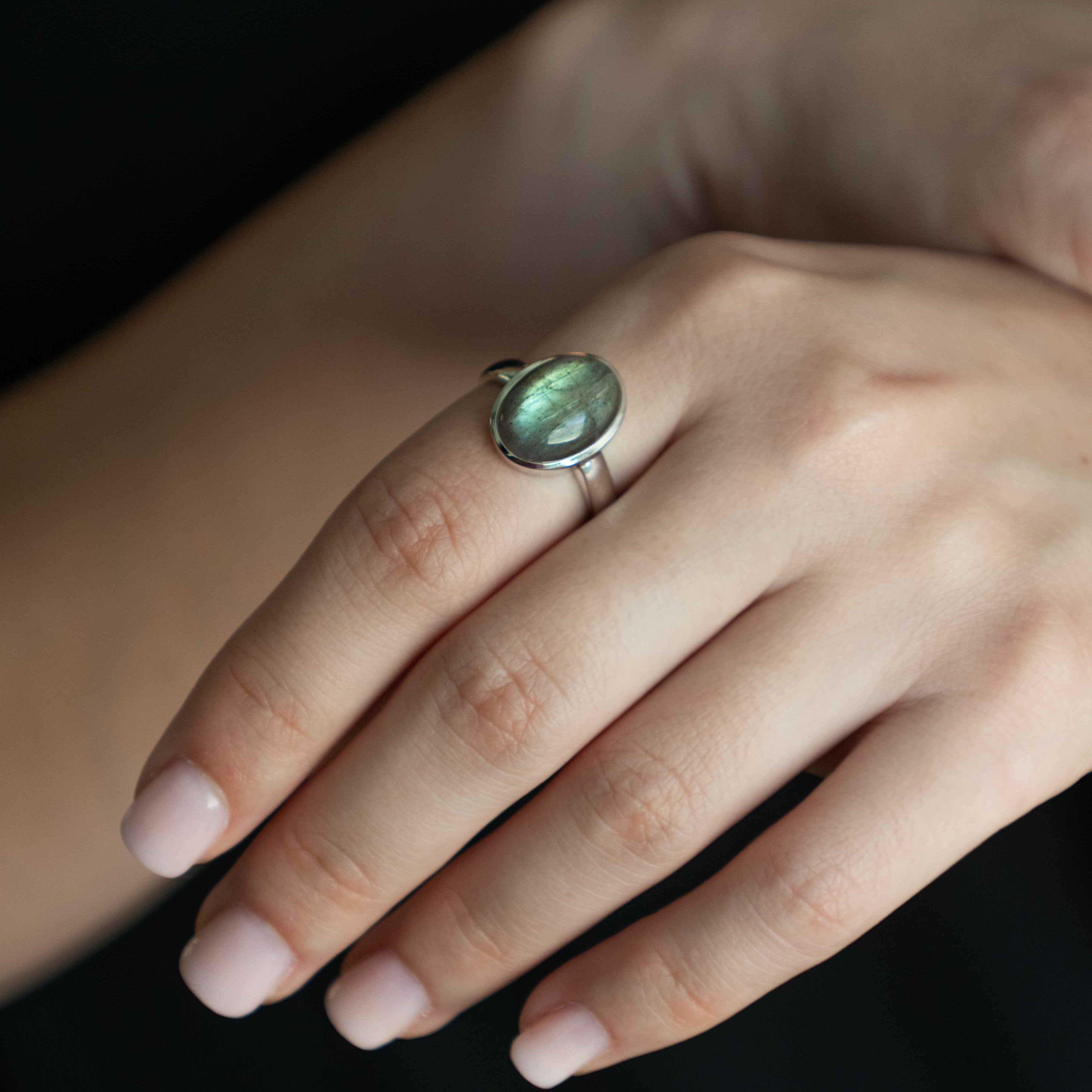 Large labradorite ring in silver