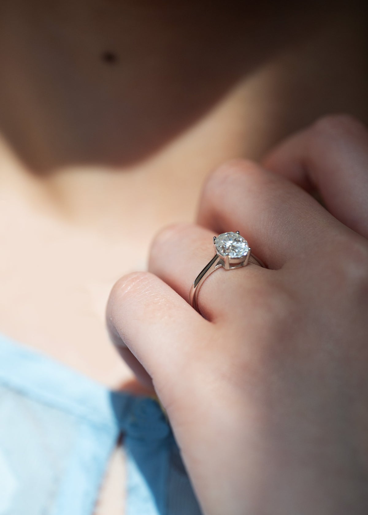 2ct Moissanite Oval Engagement Ring in 925 Sterling Silver for Wife Girlfriend Promise Proposal Travel Ring