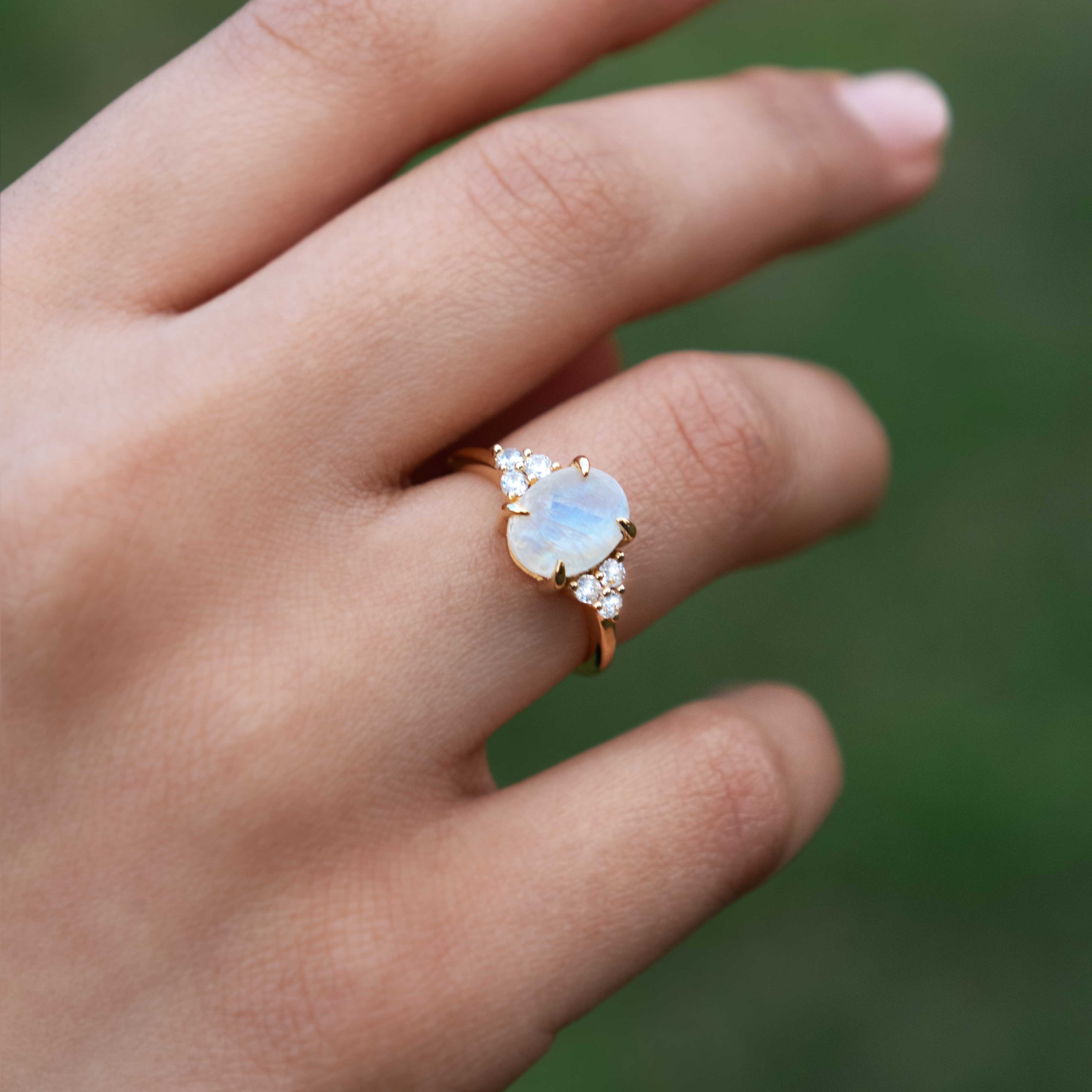 Moonstone Ring - Fleur