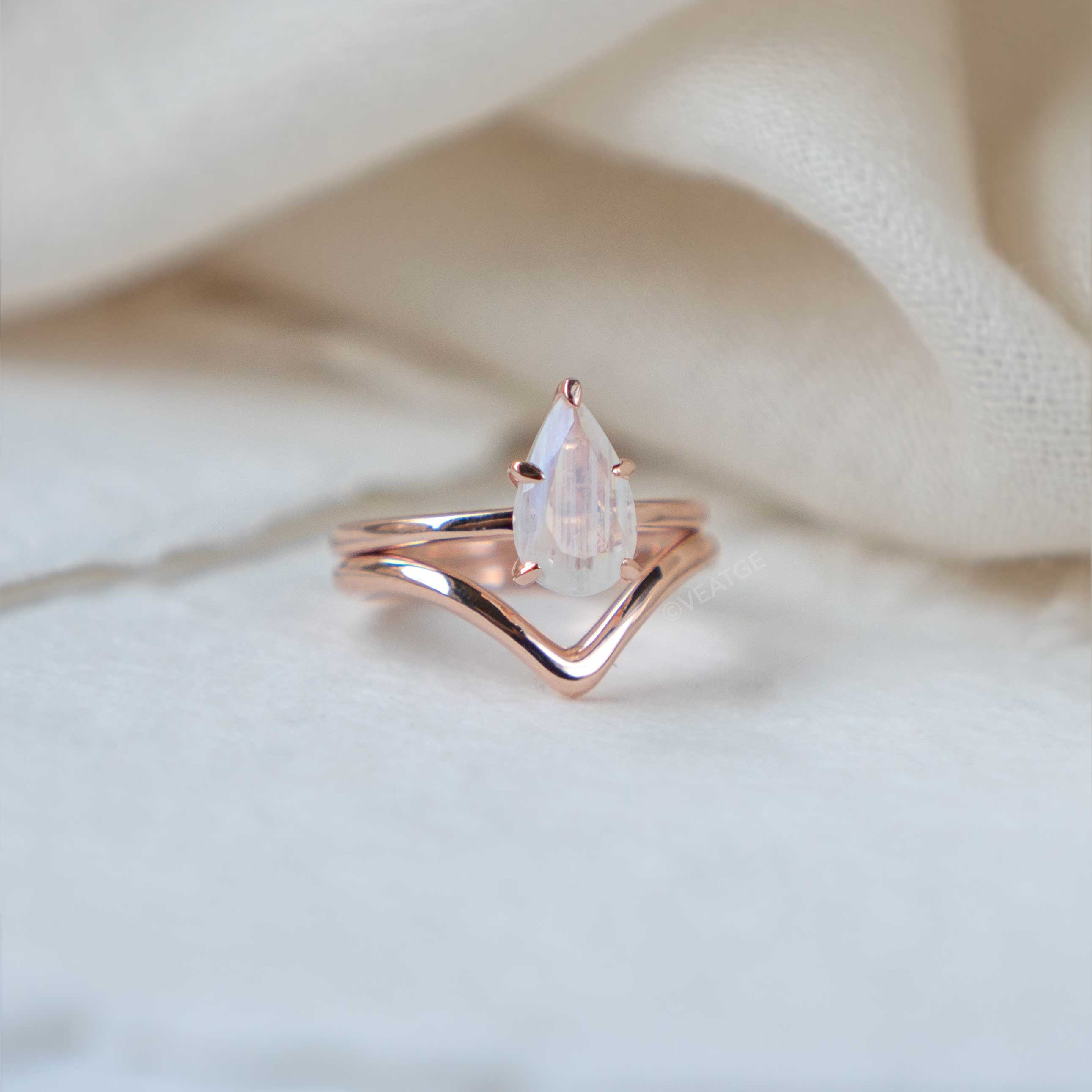 Pear Moonstone Ring, Natural Gemstone Rainbow Moonstone Ring Minimalist Engagement Gifts for Women, June Birthstone Ring