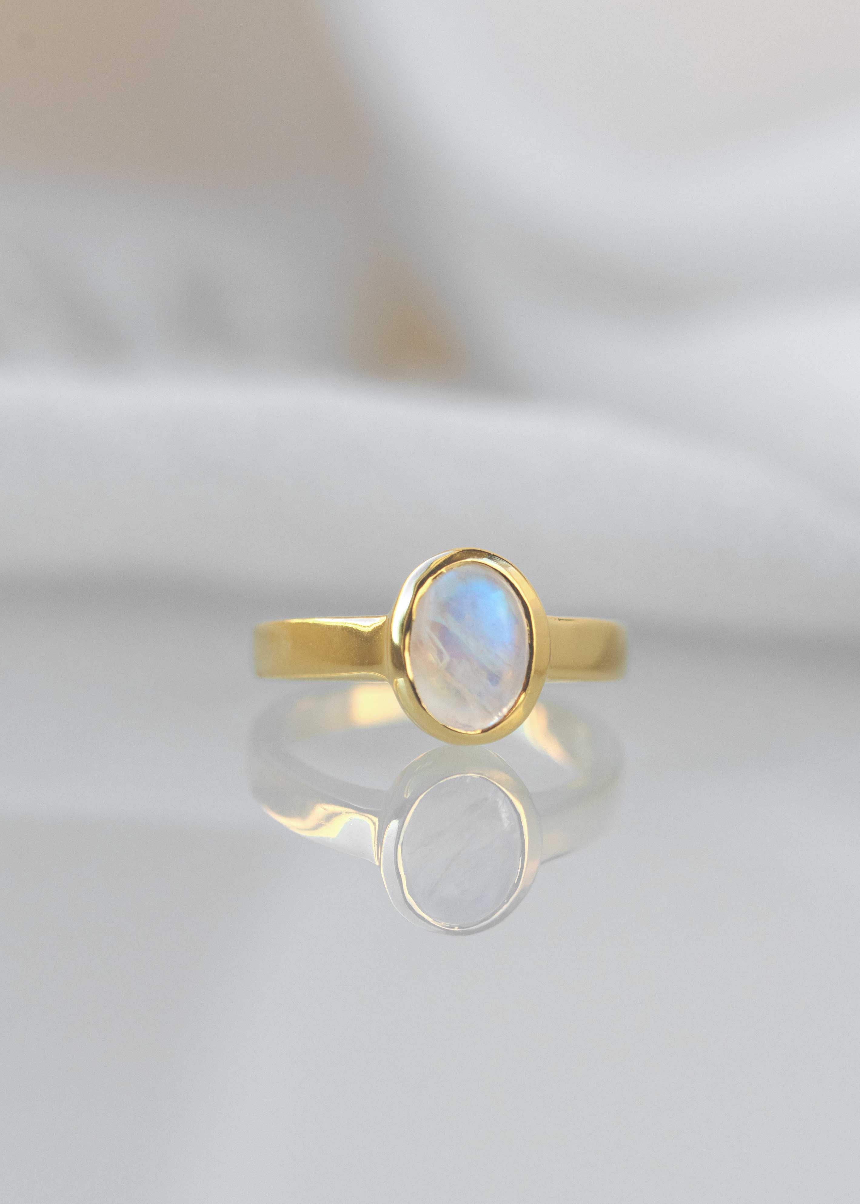 Classic Oval Mini Moonstone Ring