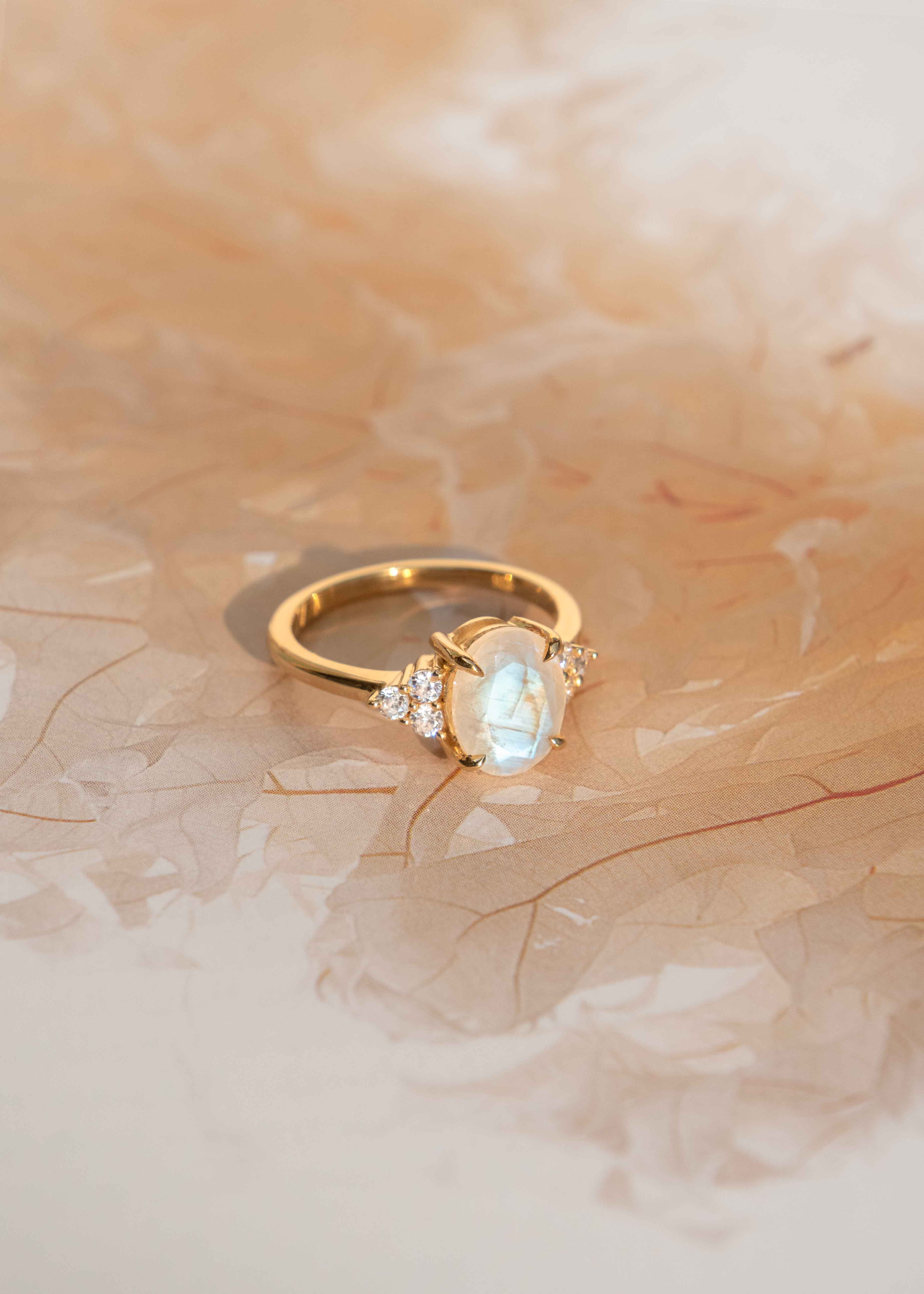 Moonstone Ring - Fleur