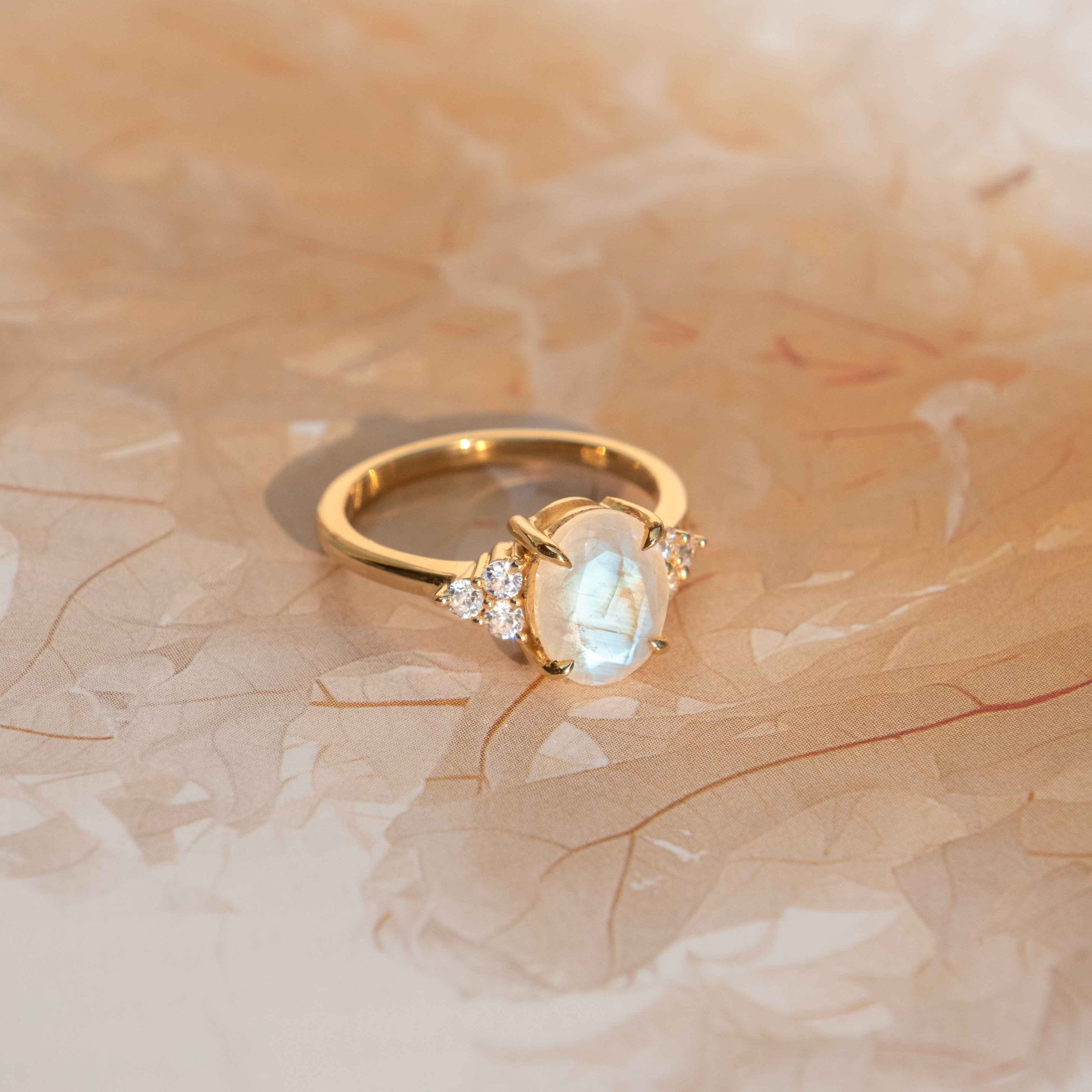 Moonstone Ring - Fleur