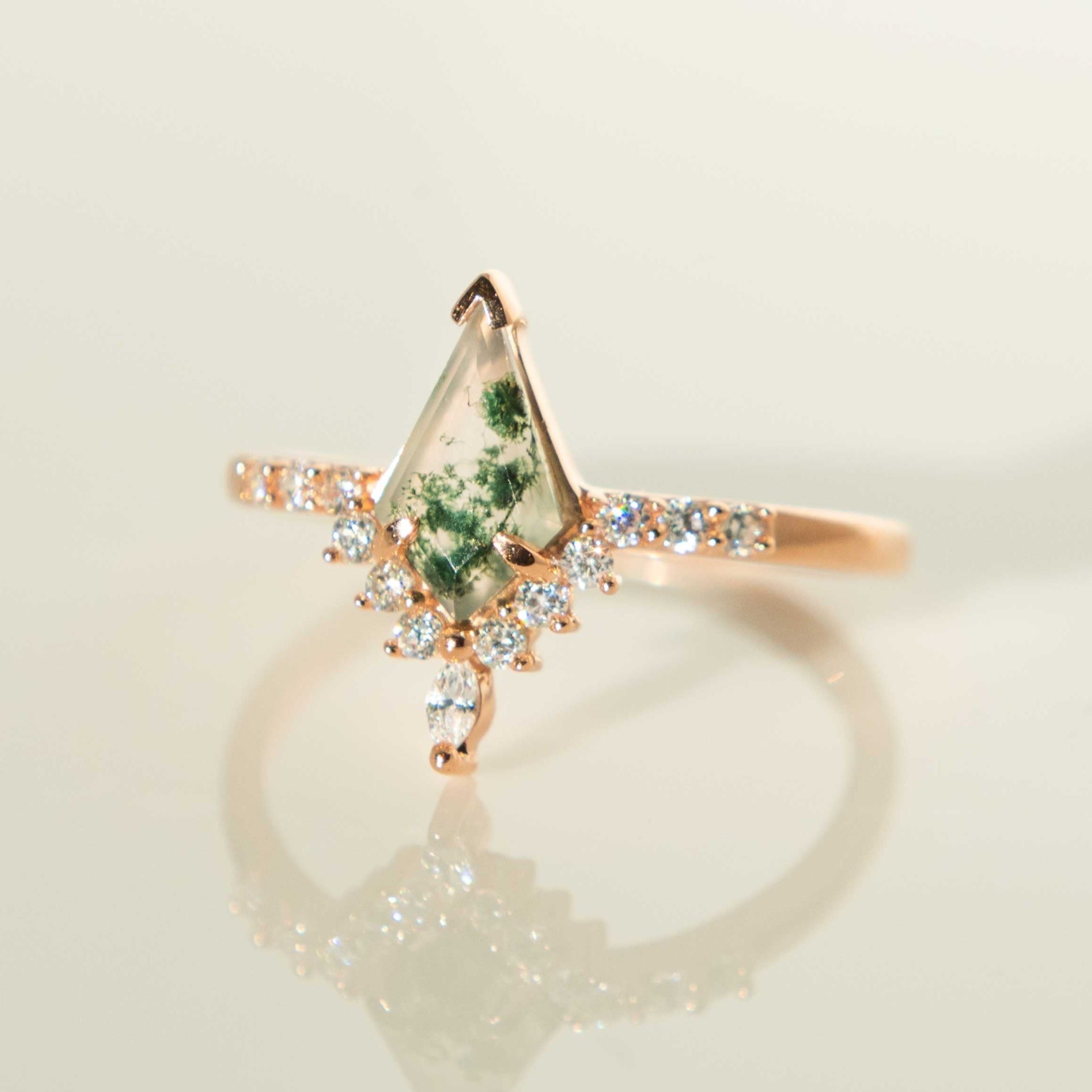 Zelda Kite Moss Agate Ring Set