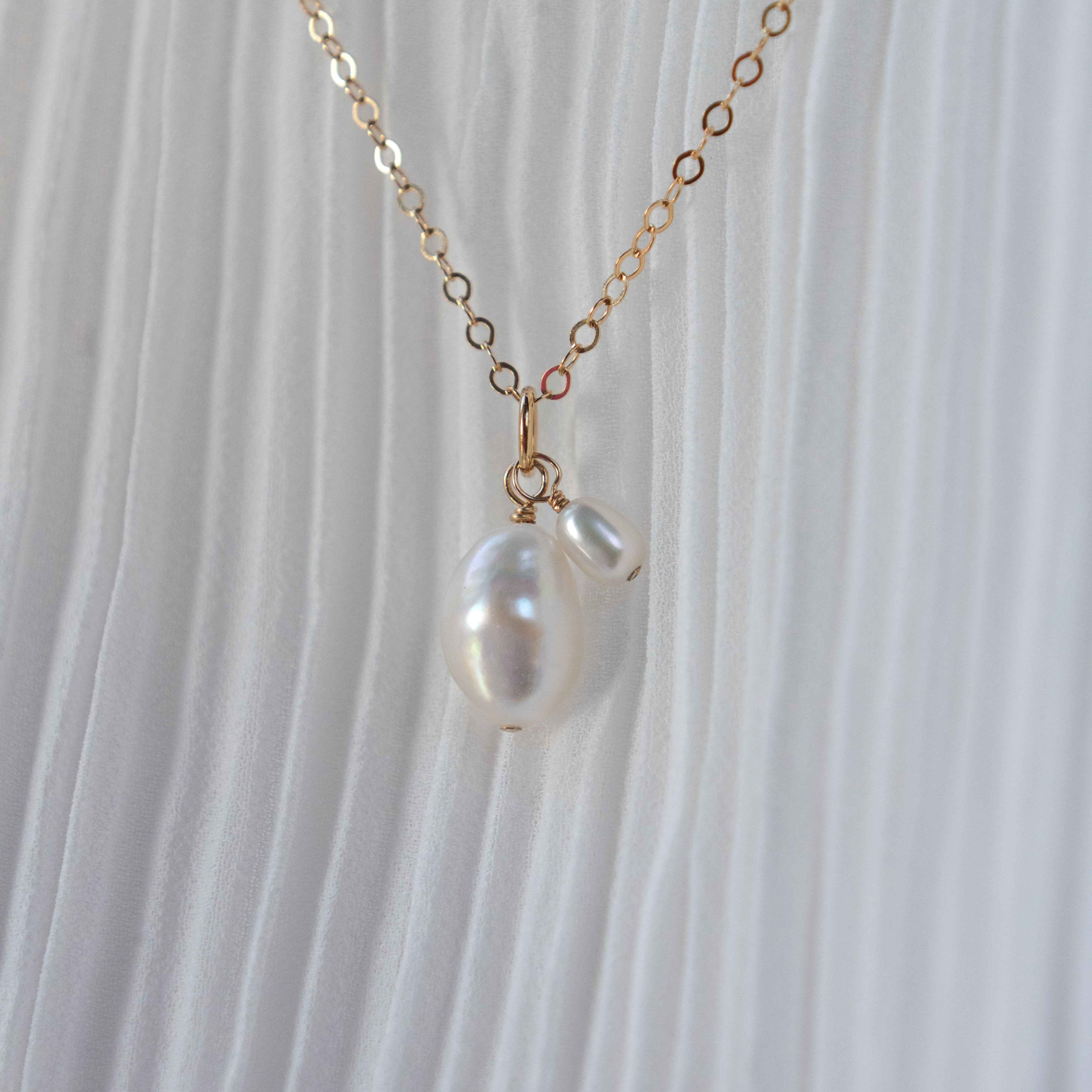 Mother Daughter Necklace, Mothers Day Gift, Gift for Mom, Gift for New Moms, Mom Gifts, Pearl Necklace