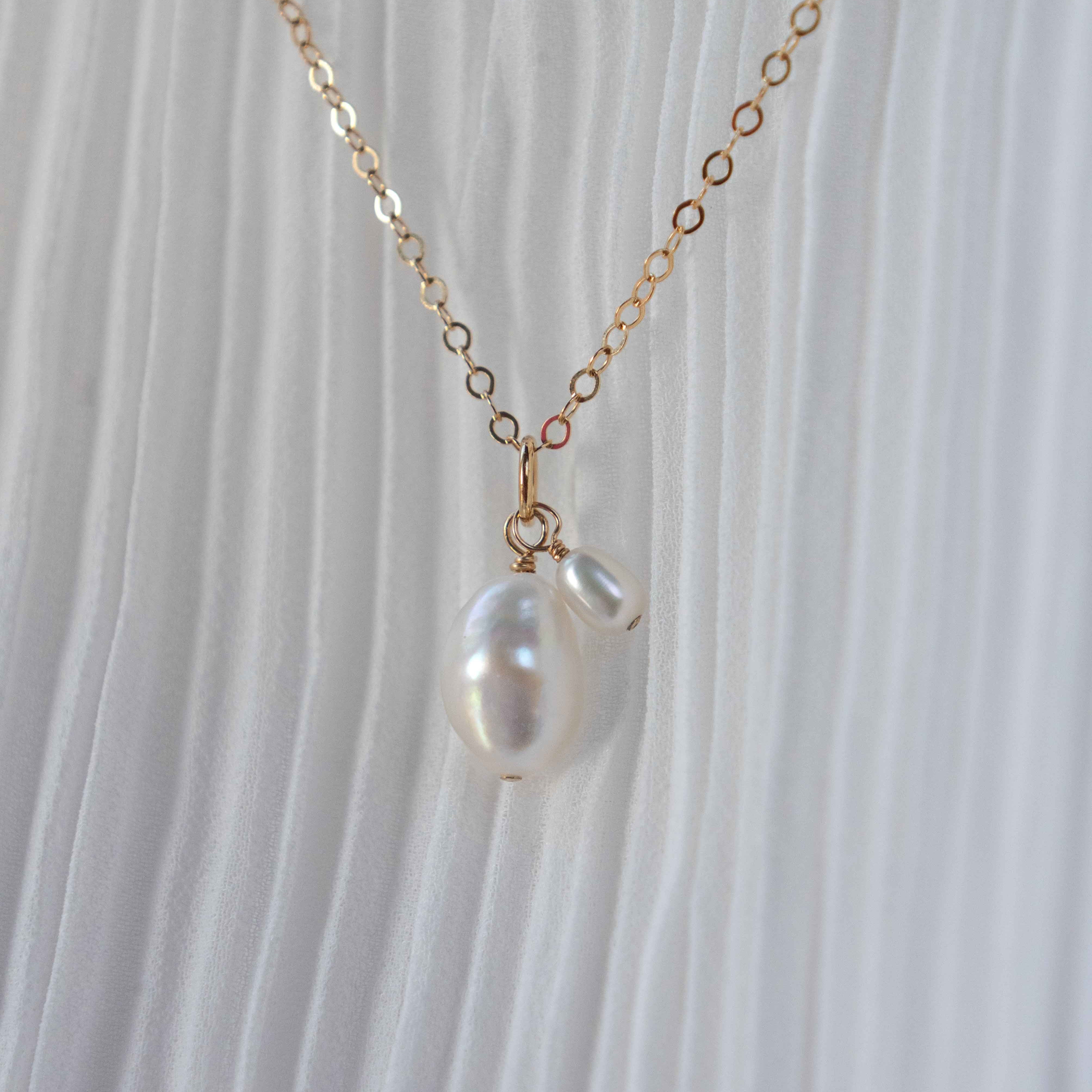 Mother Daughter Necklace, Mothers Day Gift, Gift for Mom, Gift for New Moms, Mom Gifts, Pearl Necklace