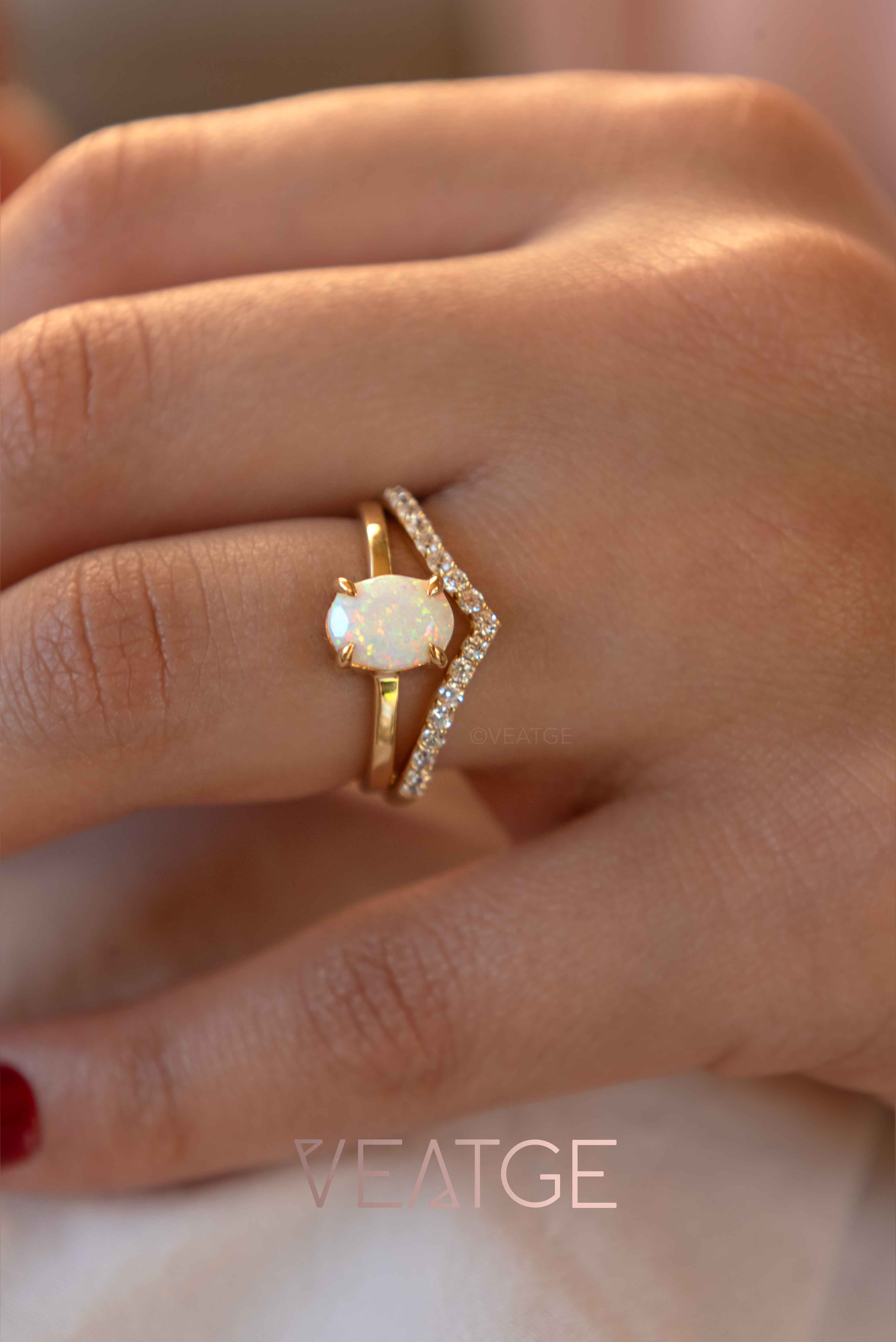 Petit Diamond Peak Ring