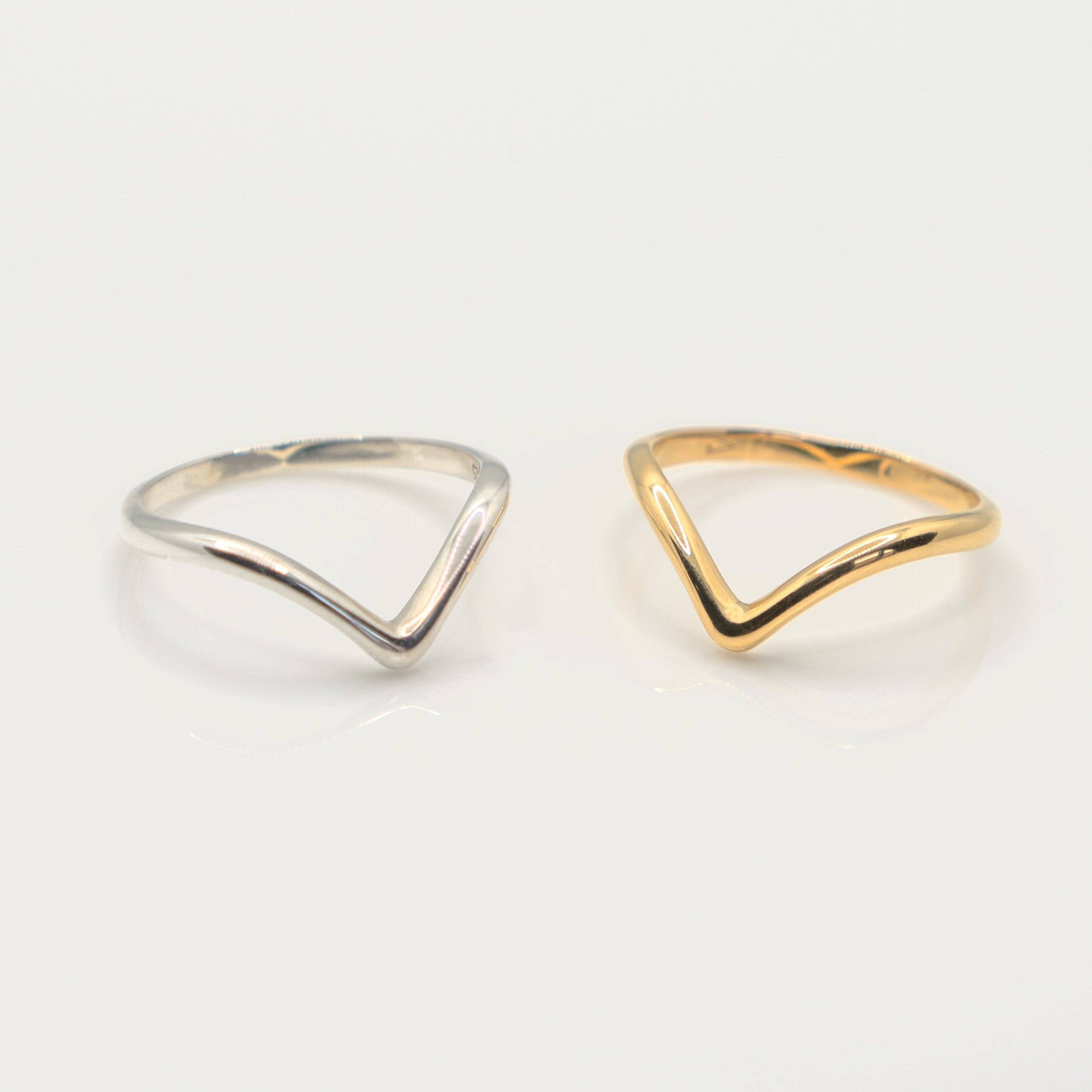 Peak-Ring in Gold and Silver