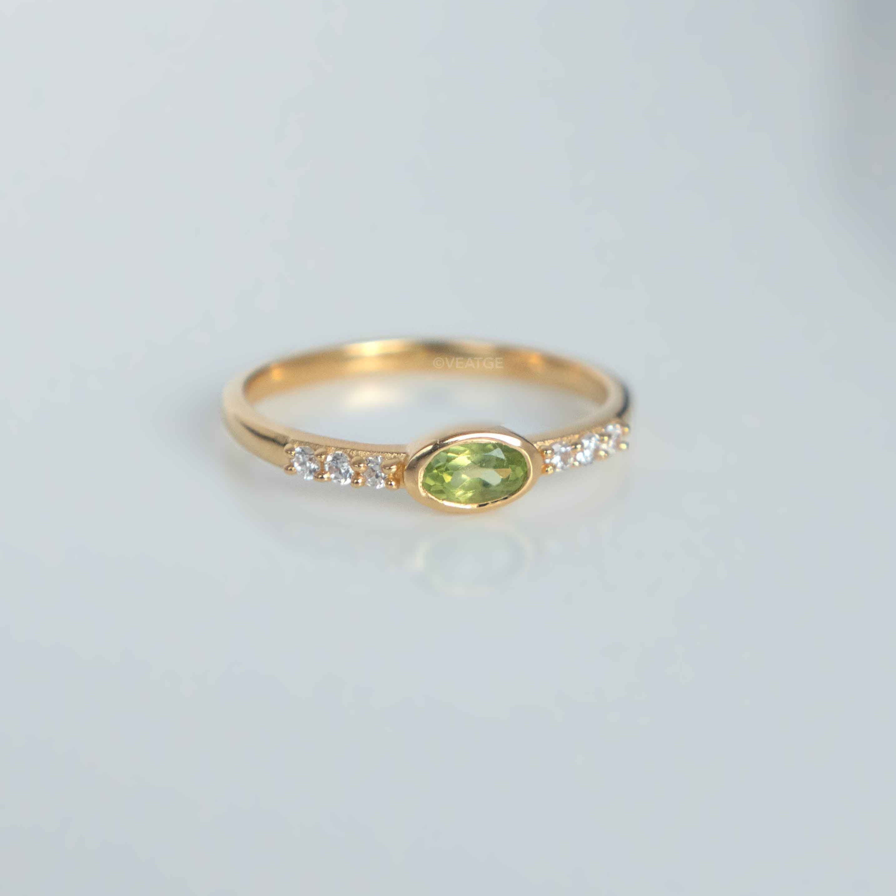 Genuine Natural Peridot Birthstone Stacking ring gold Elise by Veatge