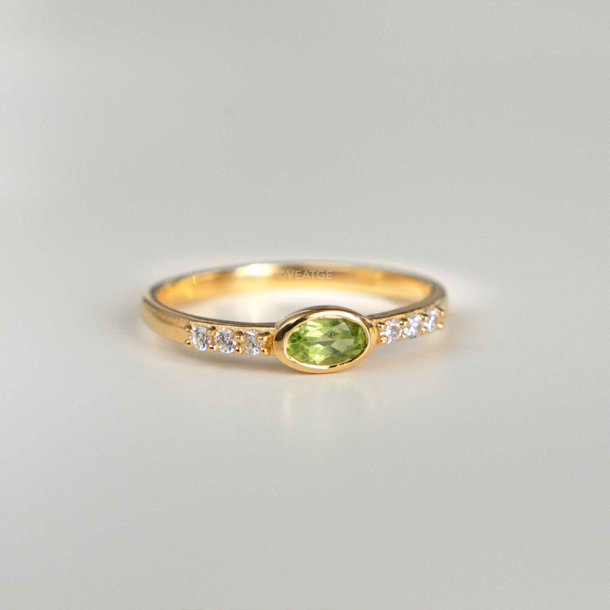Genuine Natural Peridot Birthstone Stacking ring gold Elise by Veatge