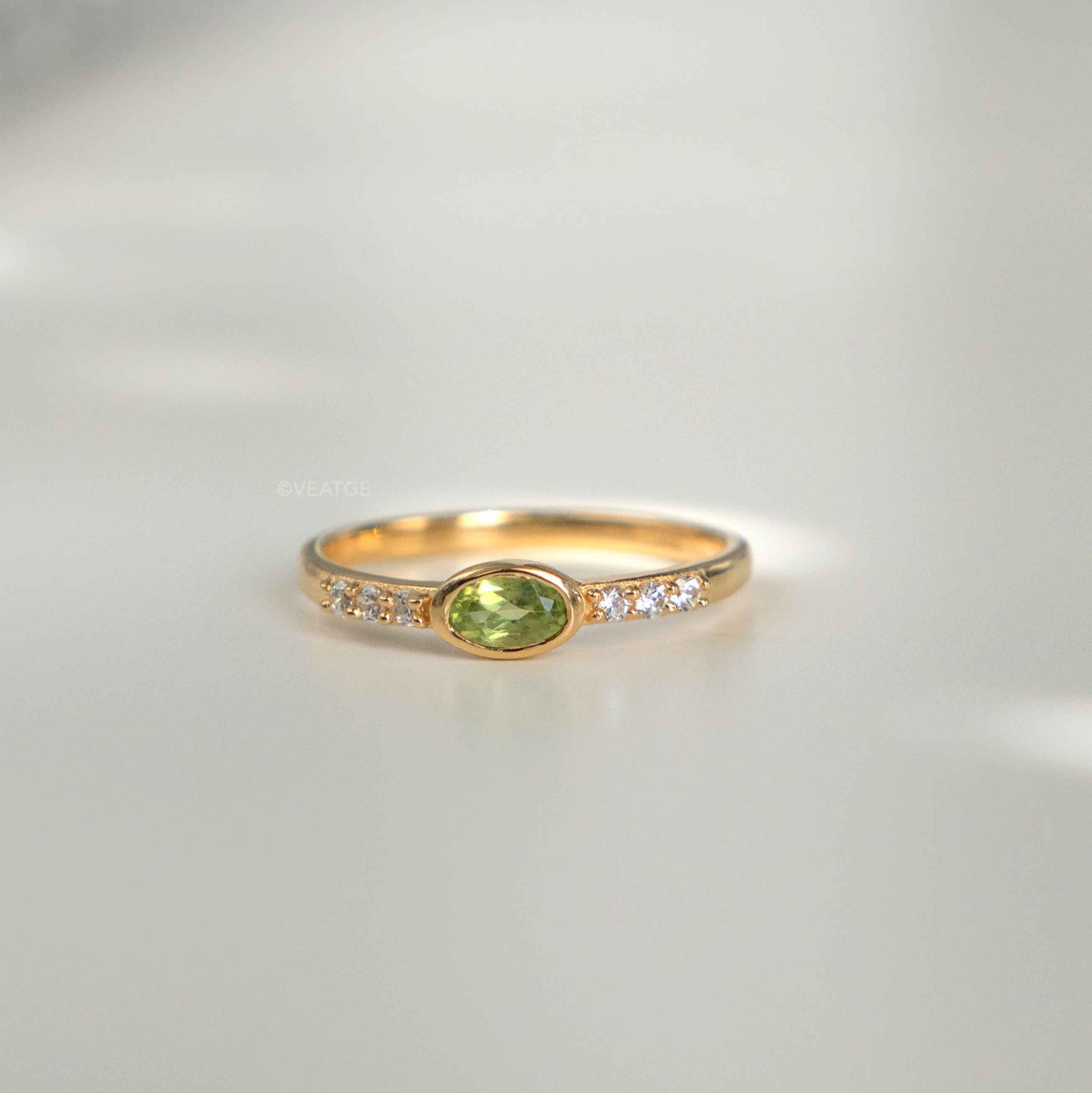 Genuine Natural Peridot Birthstone Stacking ring gold Elise by Veatge