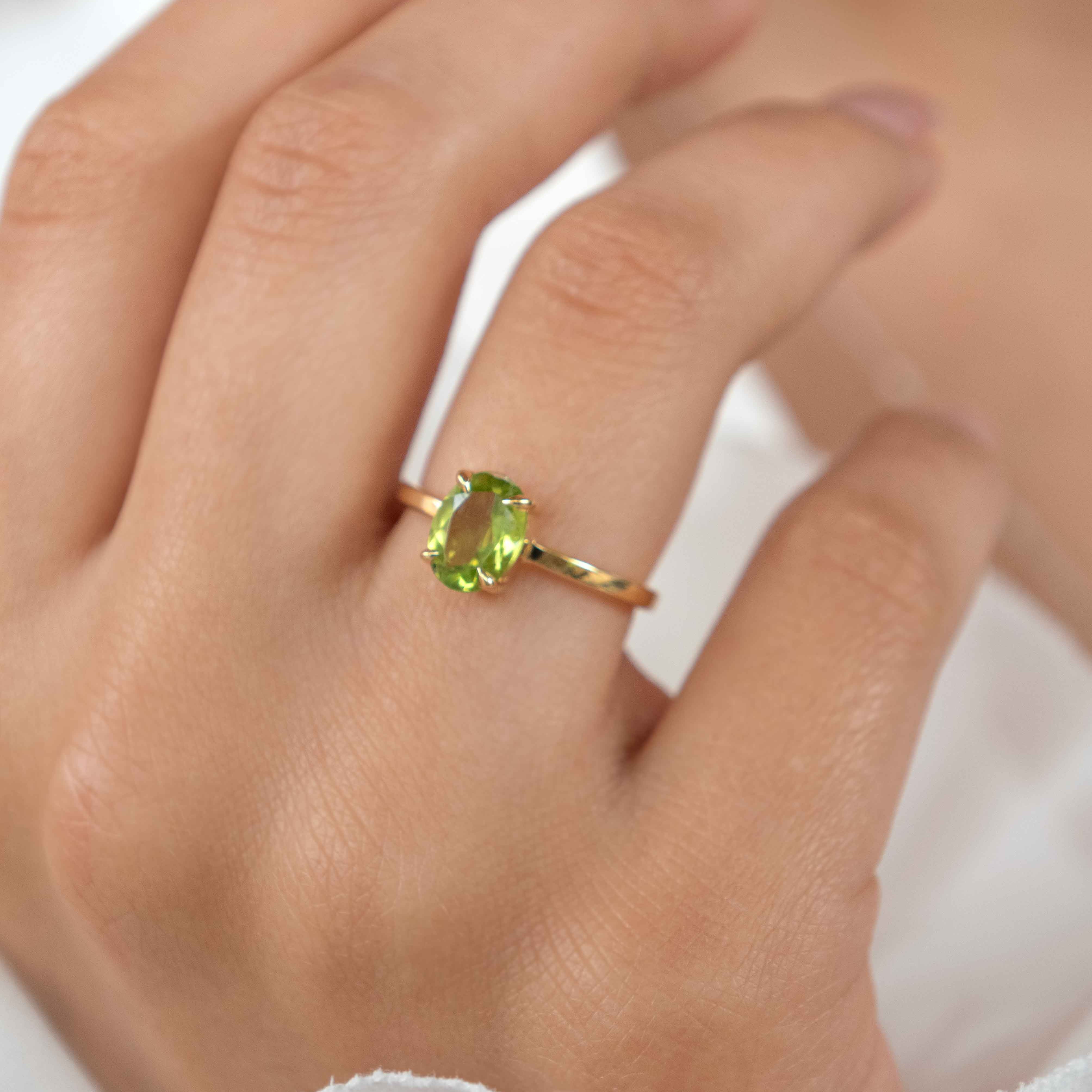 Genuine Peridot Ring Veatge