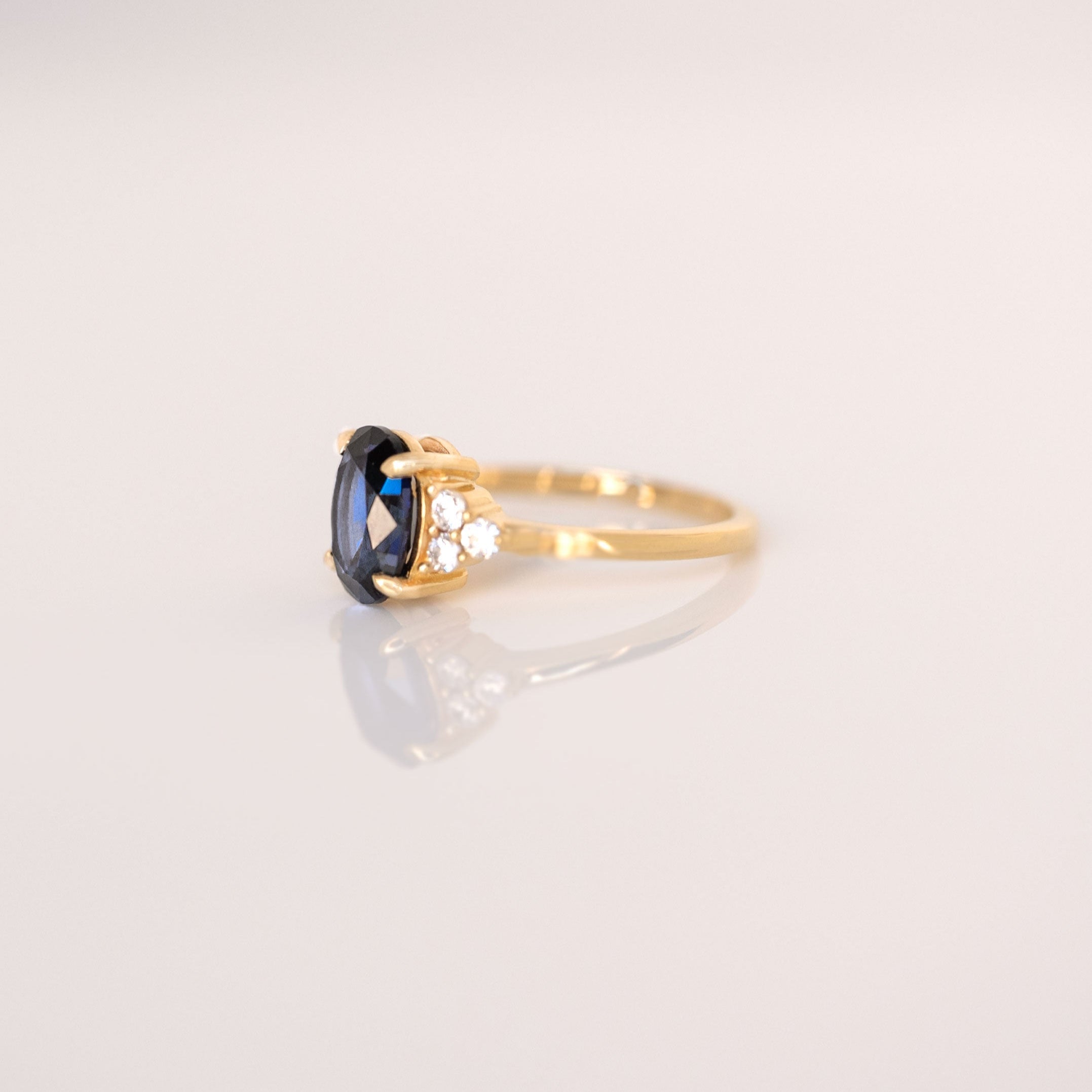Sapphire Gold Ring - Fleur