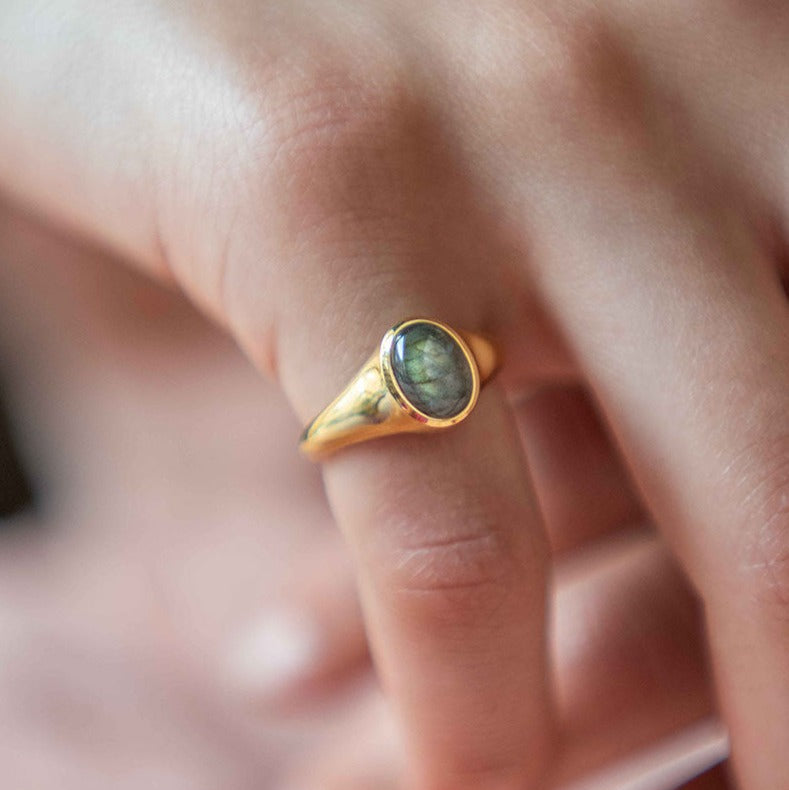 Signet Labradorite Ring gold Veatge