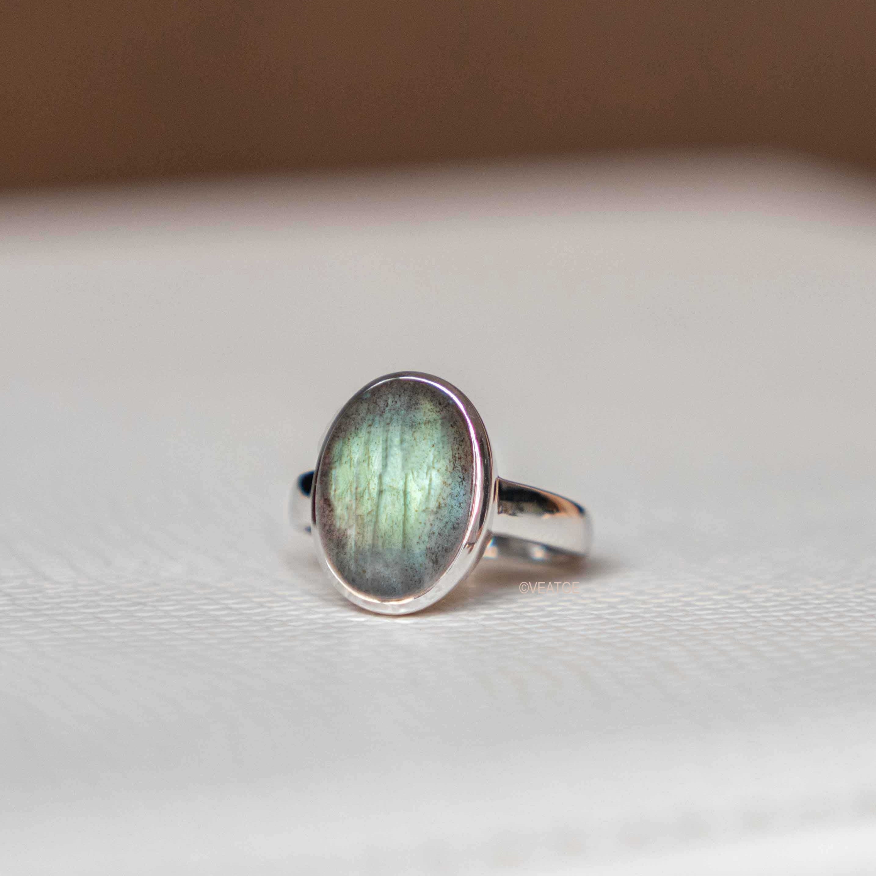 Large labradorite ring in silver