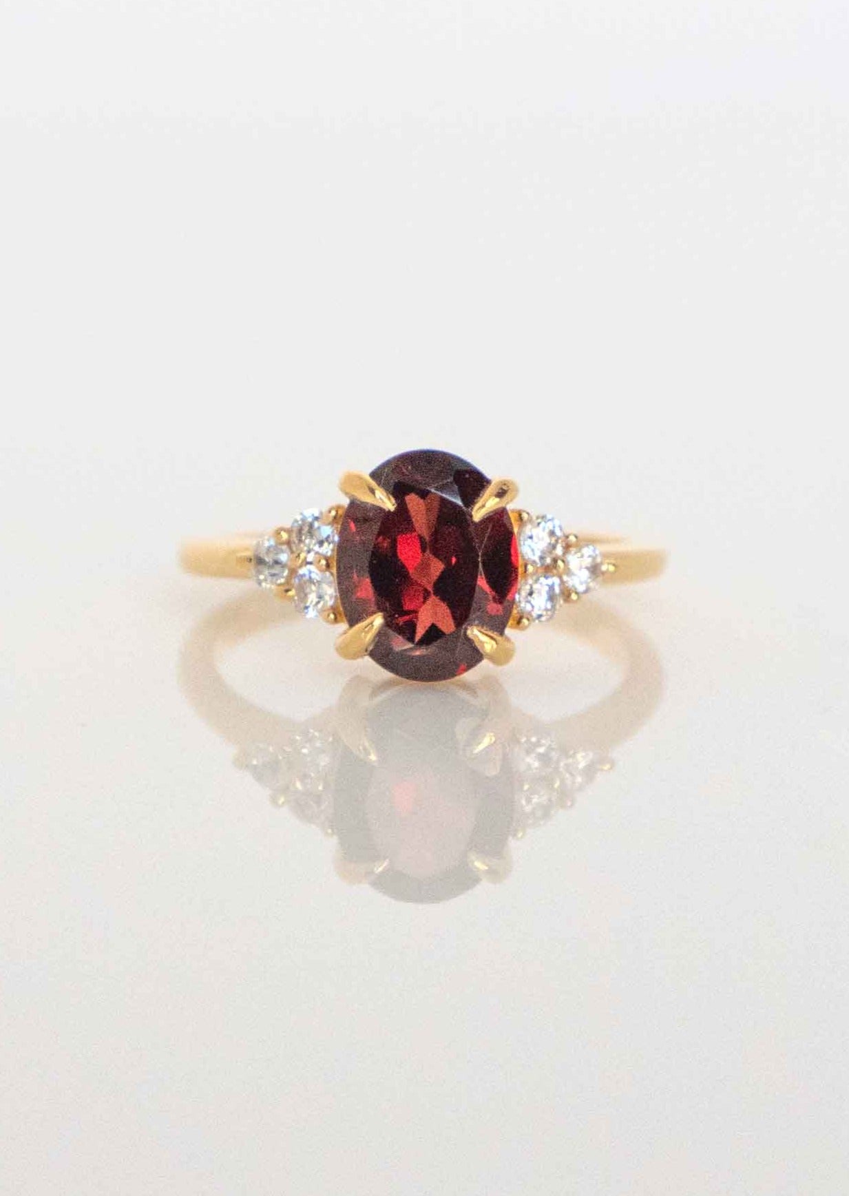 Gold Garnet Ring Veatge