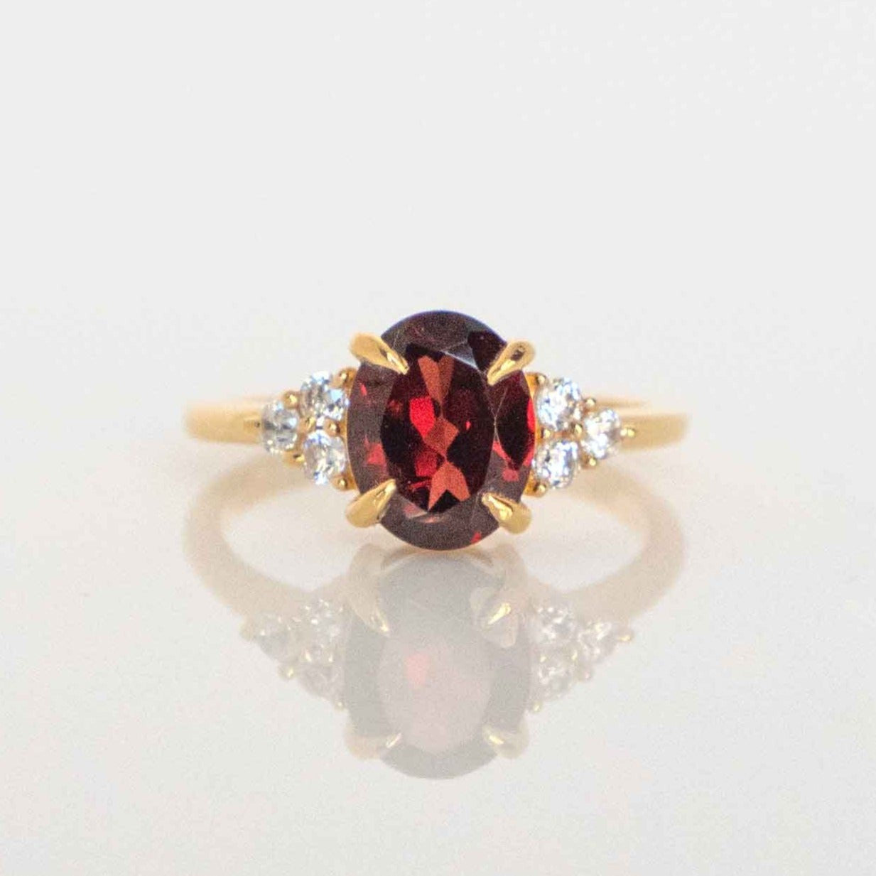 Gold Garnet Ring Veatge