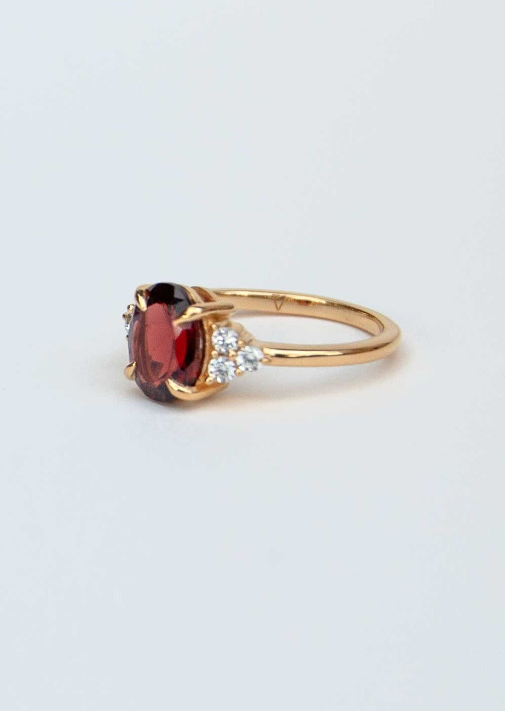 Gold Garnet Ring Veatge