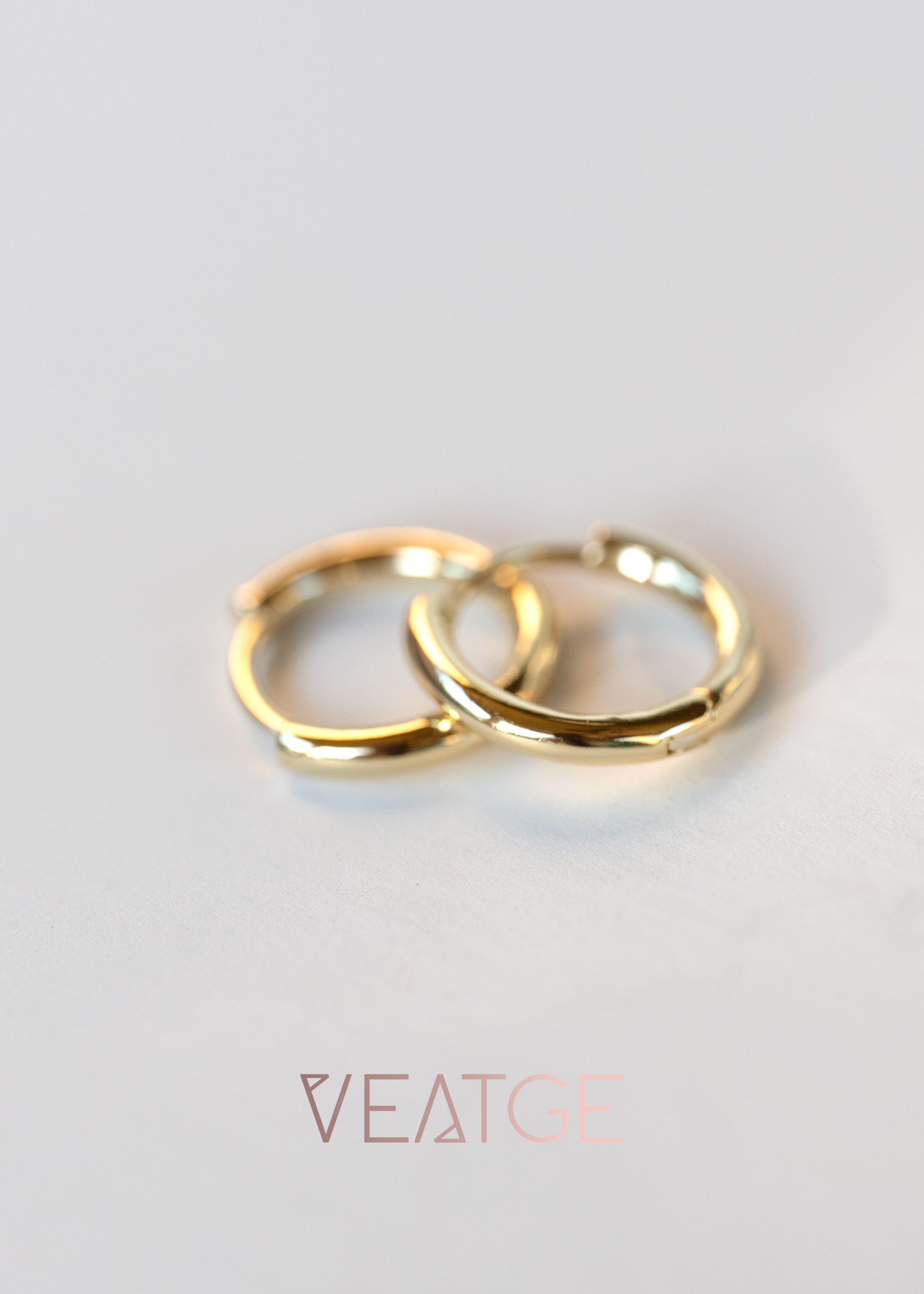 Gold Huggie Hoop Earrings Simple, Minimalist Everyday Clicker Hoops, Small Dainty Sleeper Earrings, Gift for Girls, Daughter Birthday Gifts