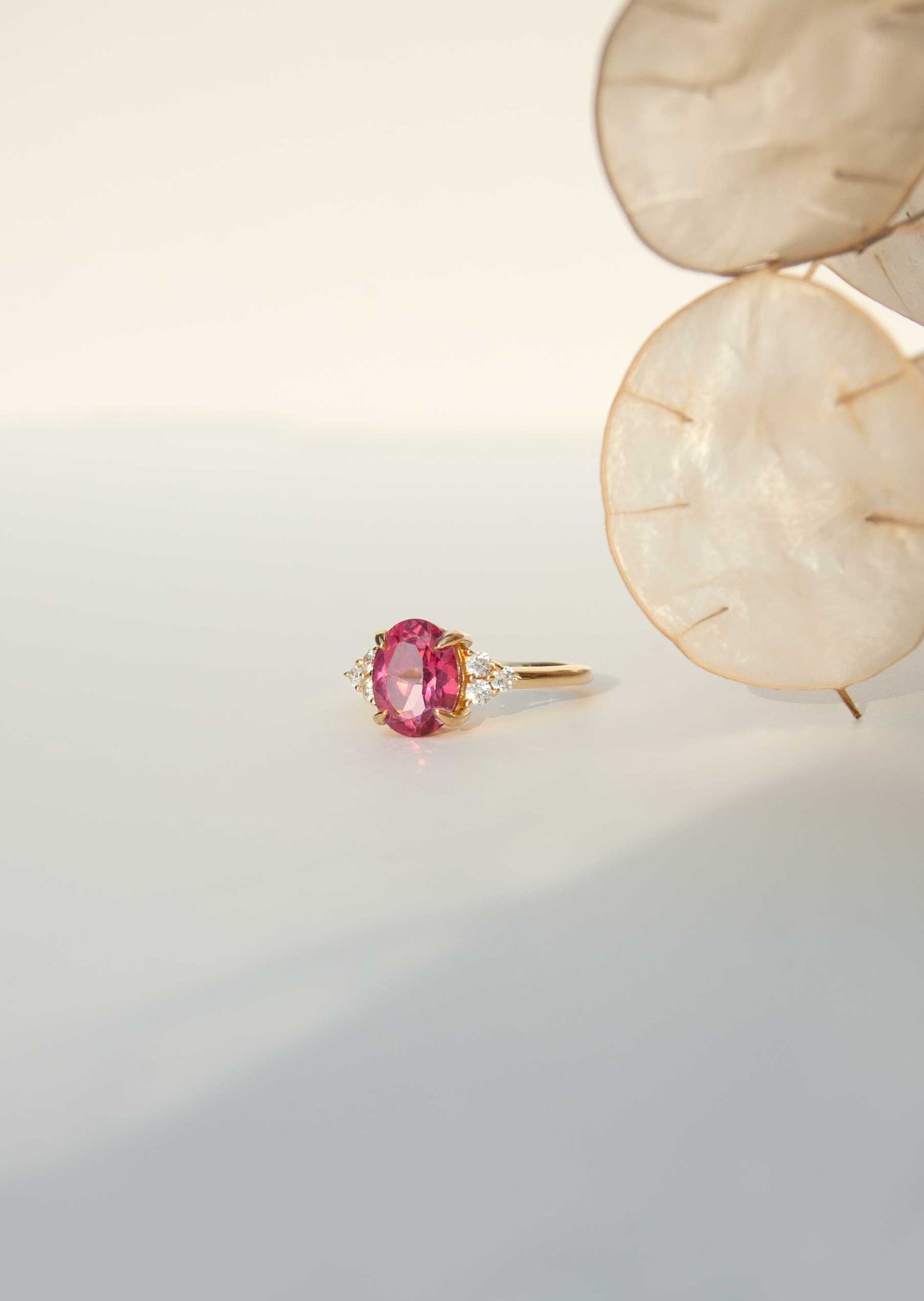 Hot Pink Topaz Gold Ring Veatge