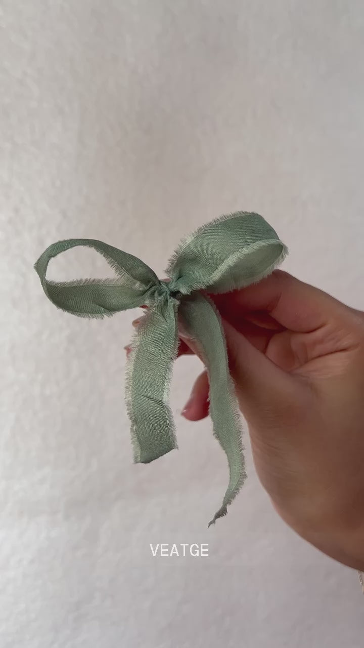 Dainty genuine labradorite ring gold