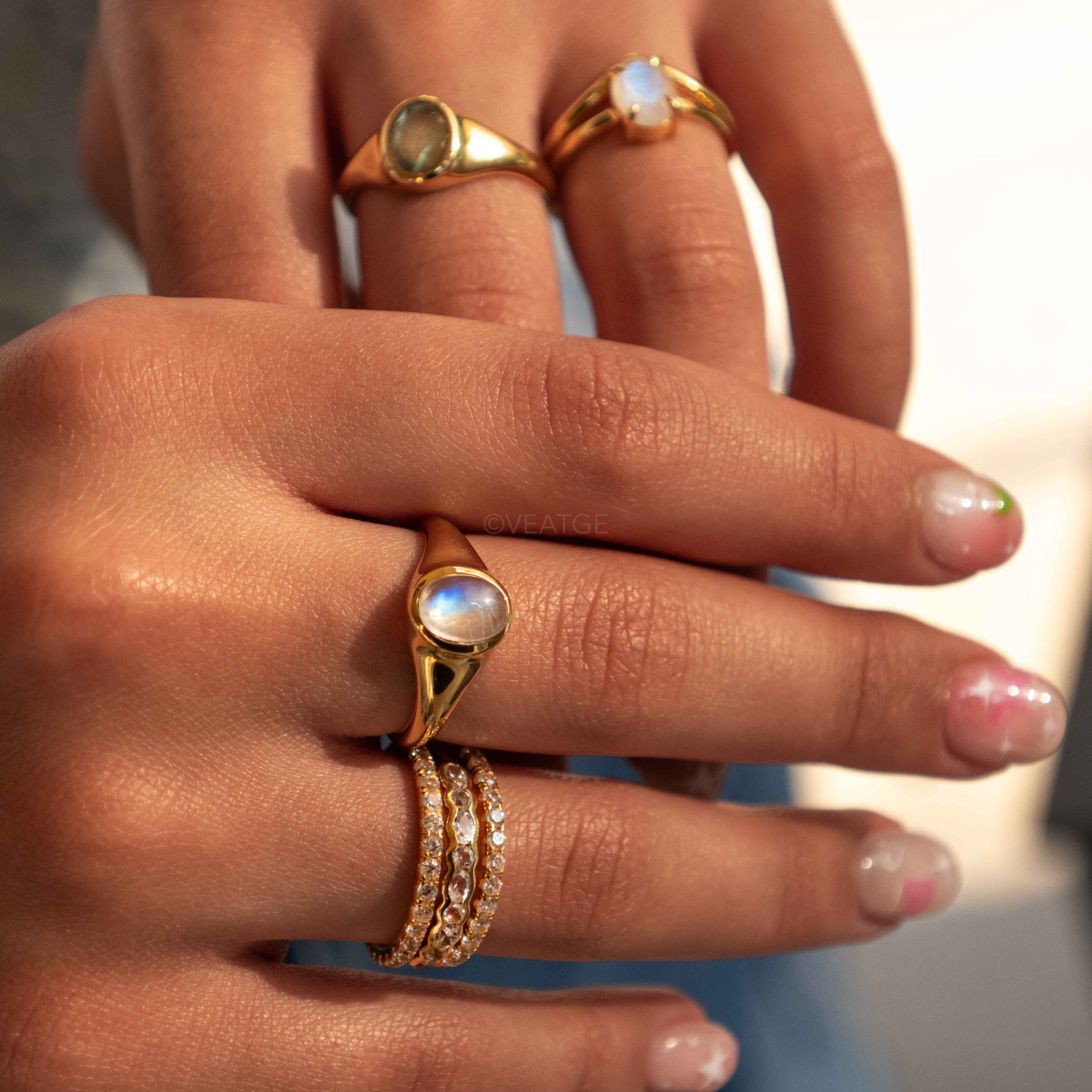 Moonstone Signet Ring Gold