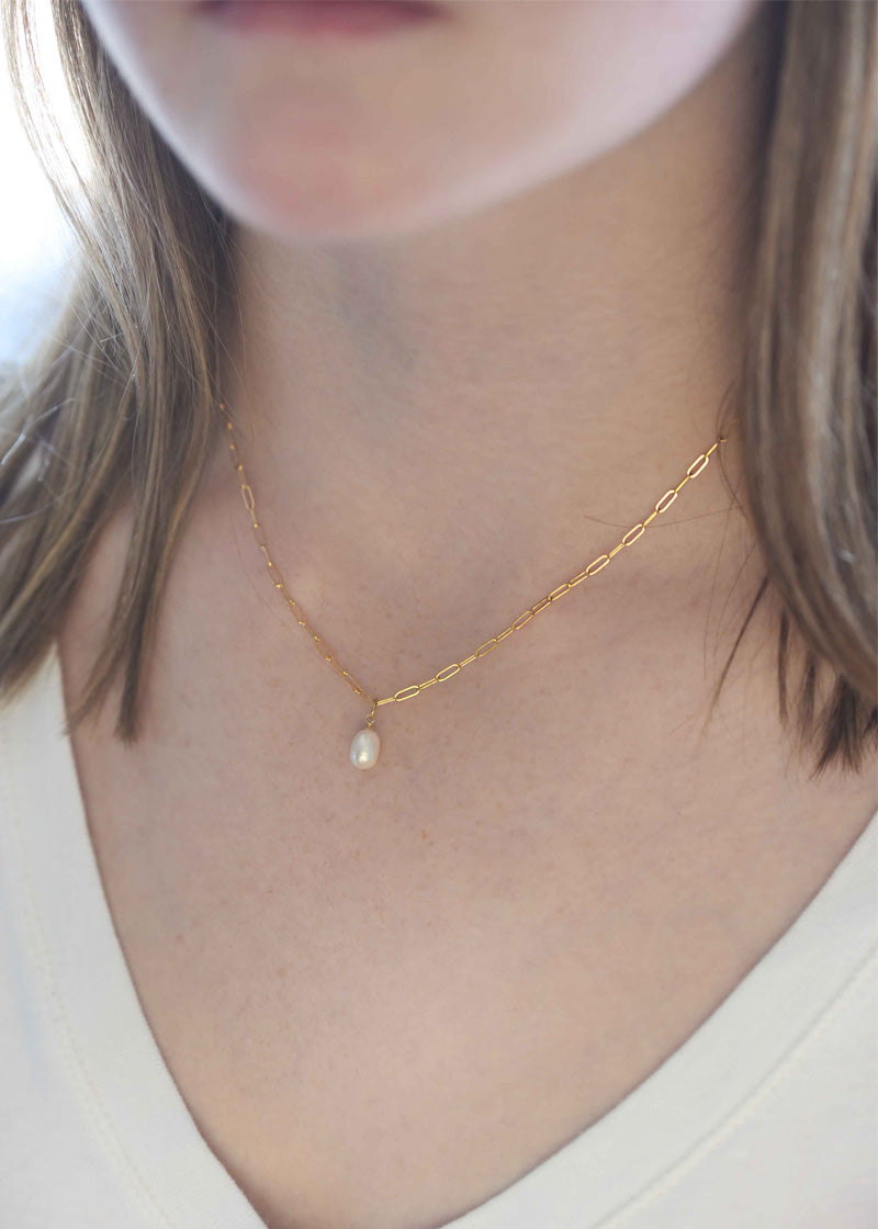 Single Pearl Drop Necklace 14k Gold with pendant