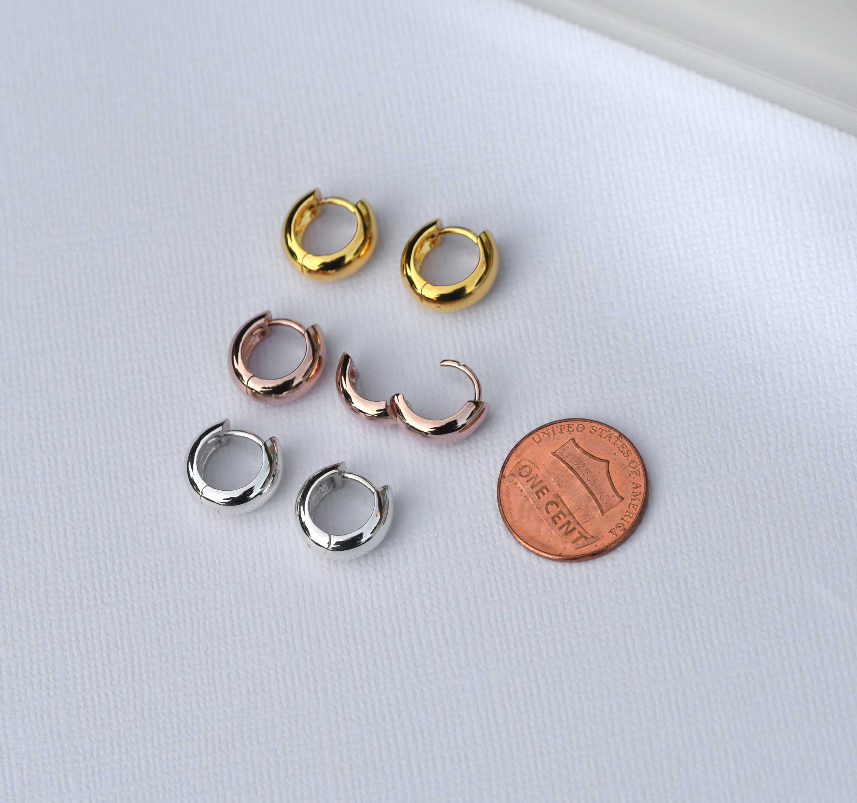 huggie hoop earrings chunky