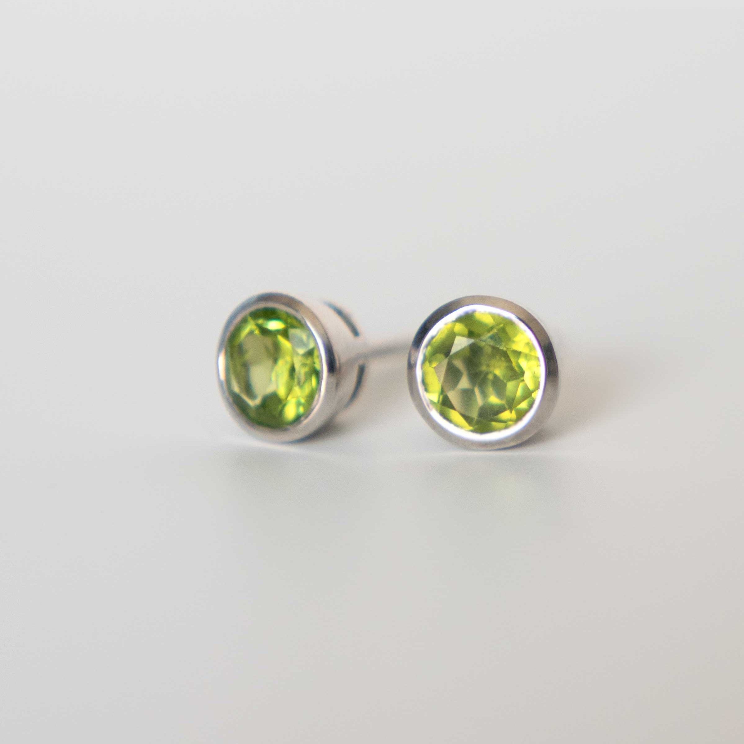 Peridot Medium Stud Earrings - Silver