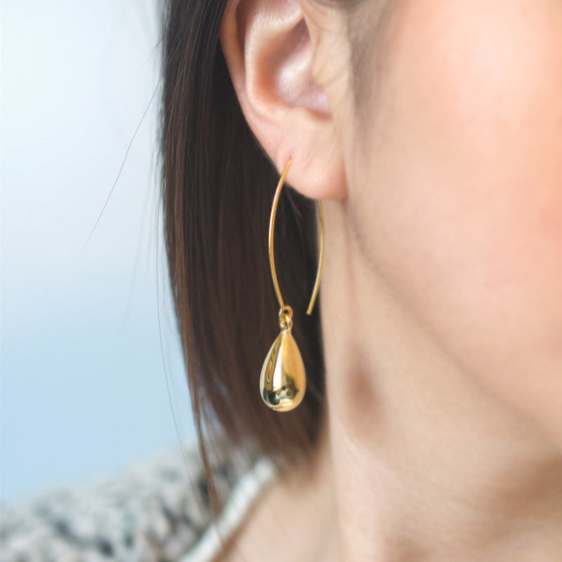 Tear drop earrings gold