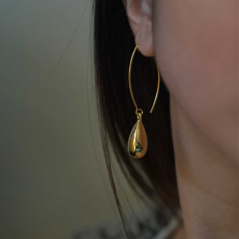 Tear drop earrings gold
