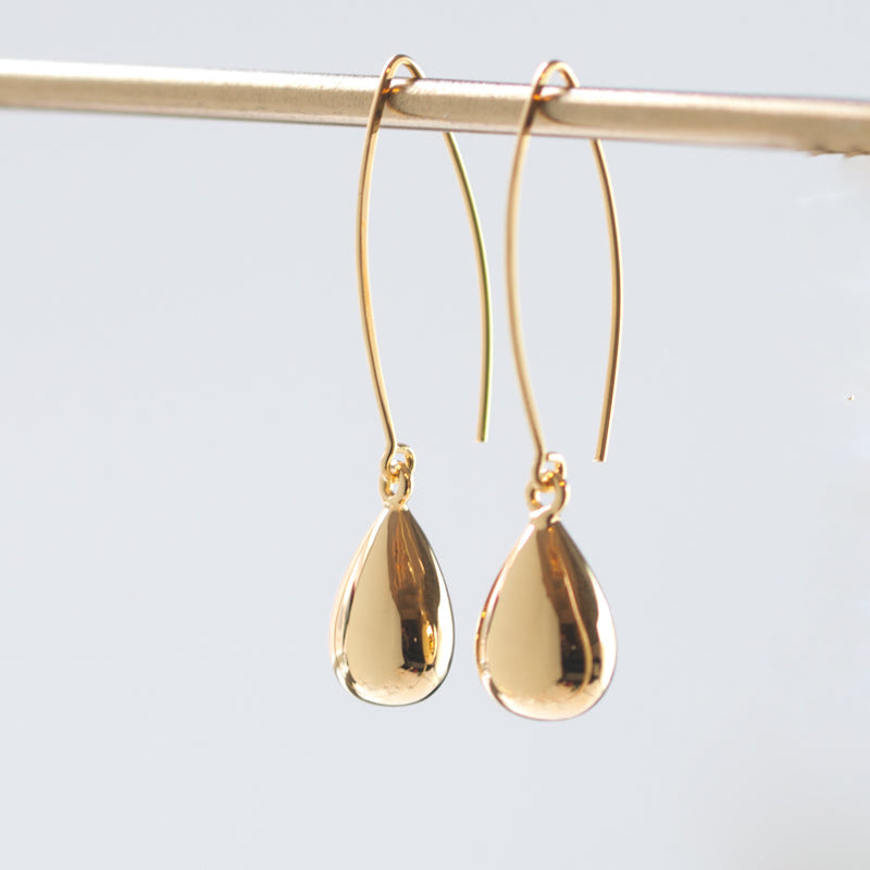 Tear drop earrings gold