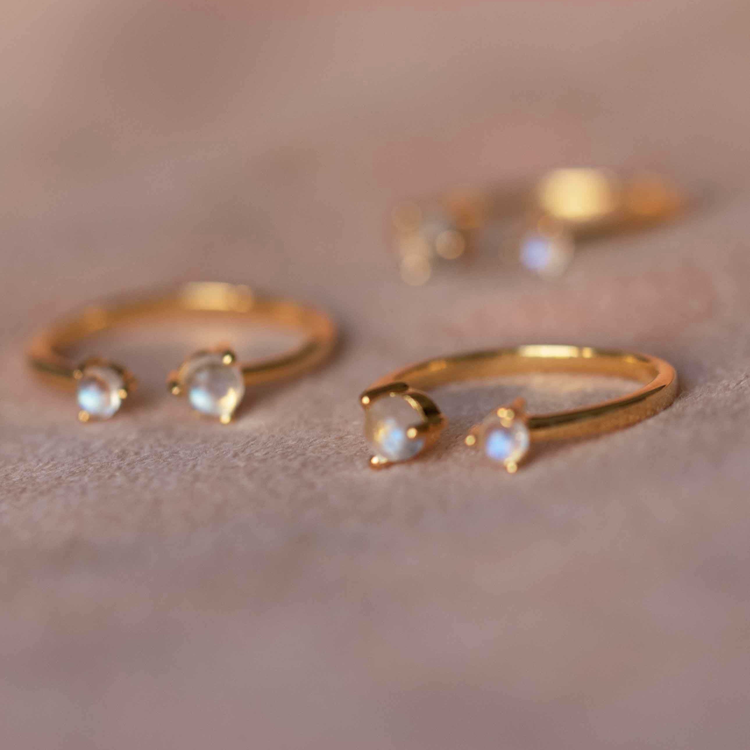 Adjustable moonstone ring